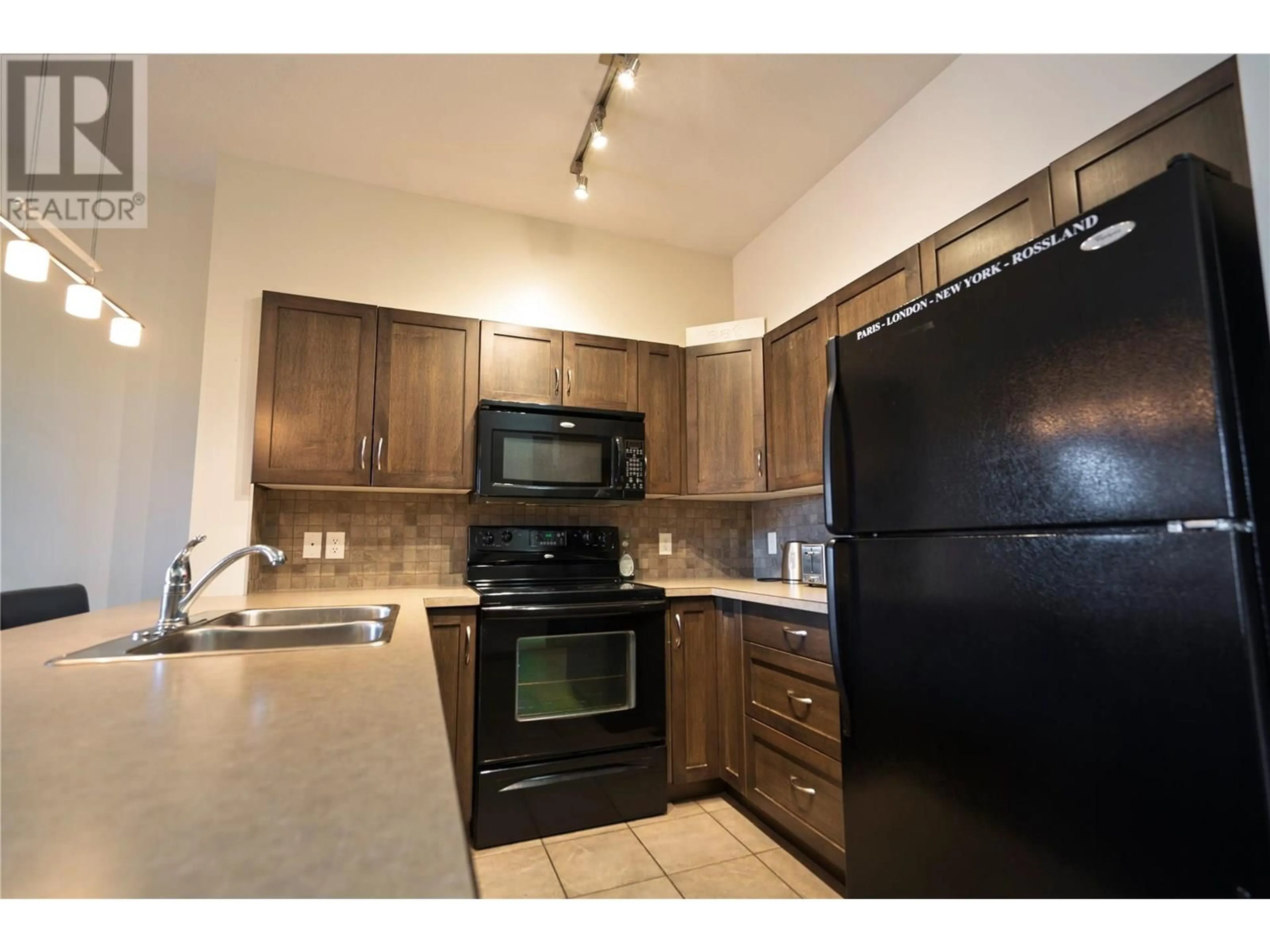 Standard kitchen, unknown for 427 - 654 COOK ROAD, Kelowna British Columbia V1W3G7