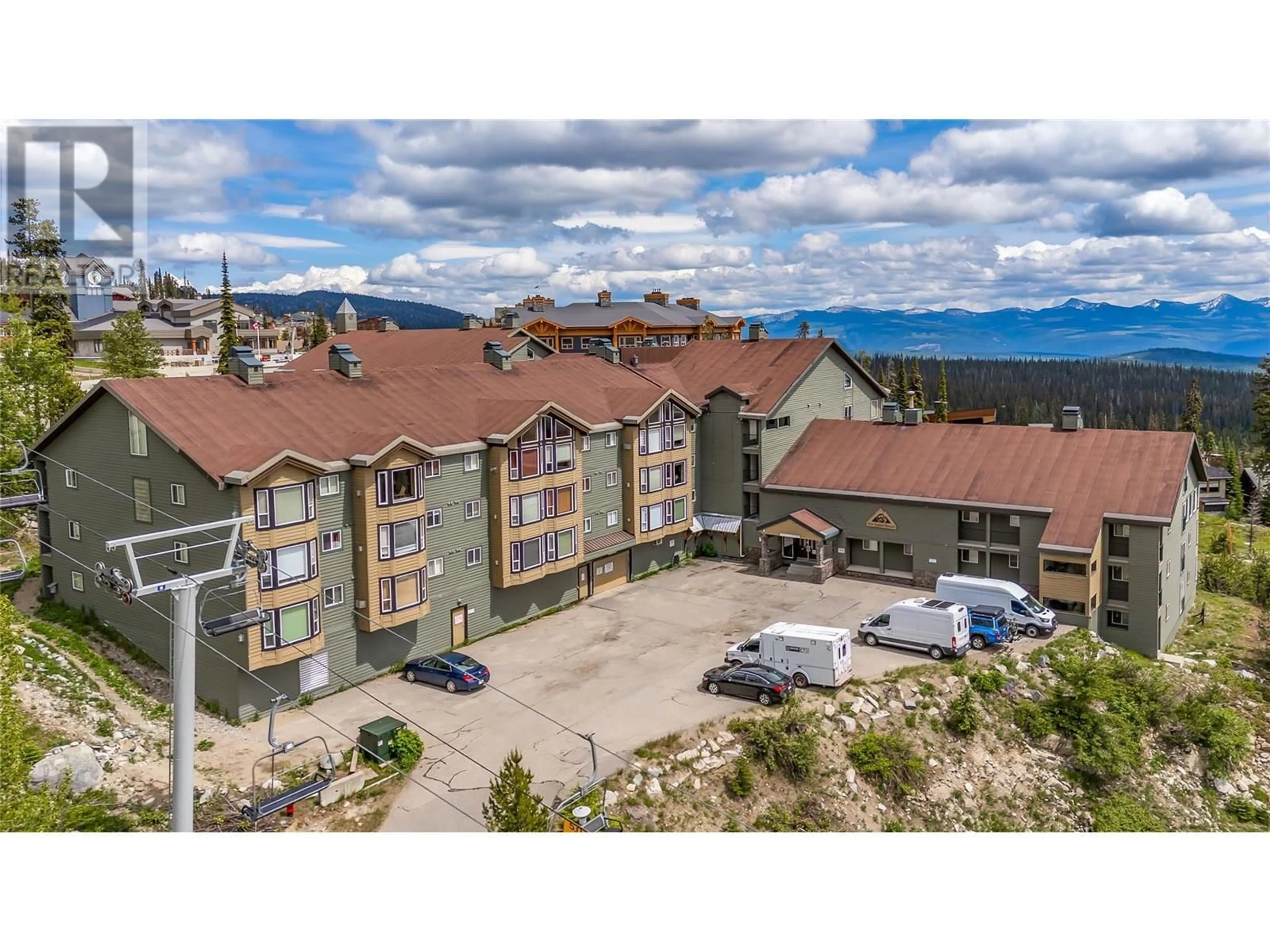 A pic from outside/outdoor area/front of a property/back of a property/a pic from drone, mountain view for 505 - 105 KETTLE VIEW ROAD, Big White British Columbia V1Y4C9