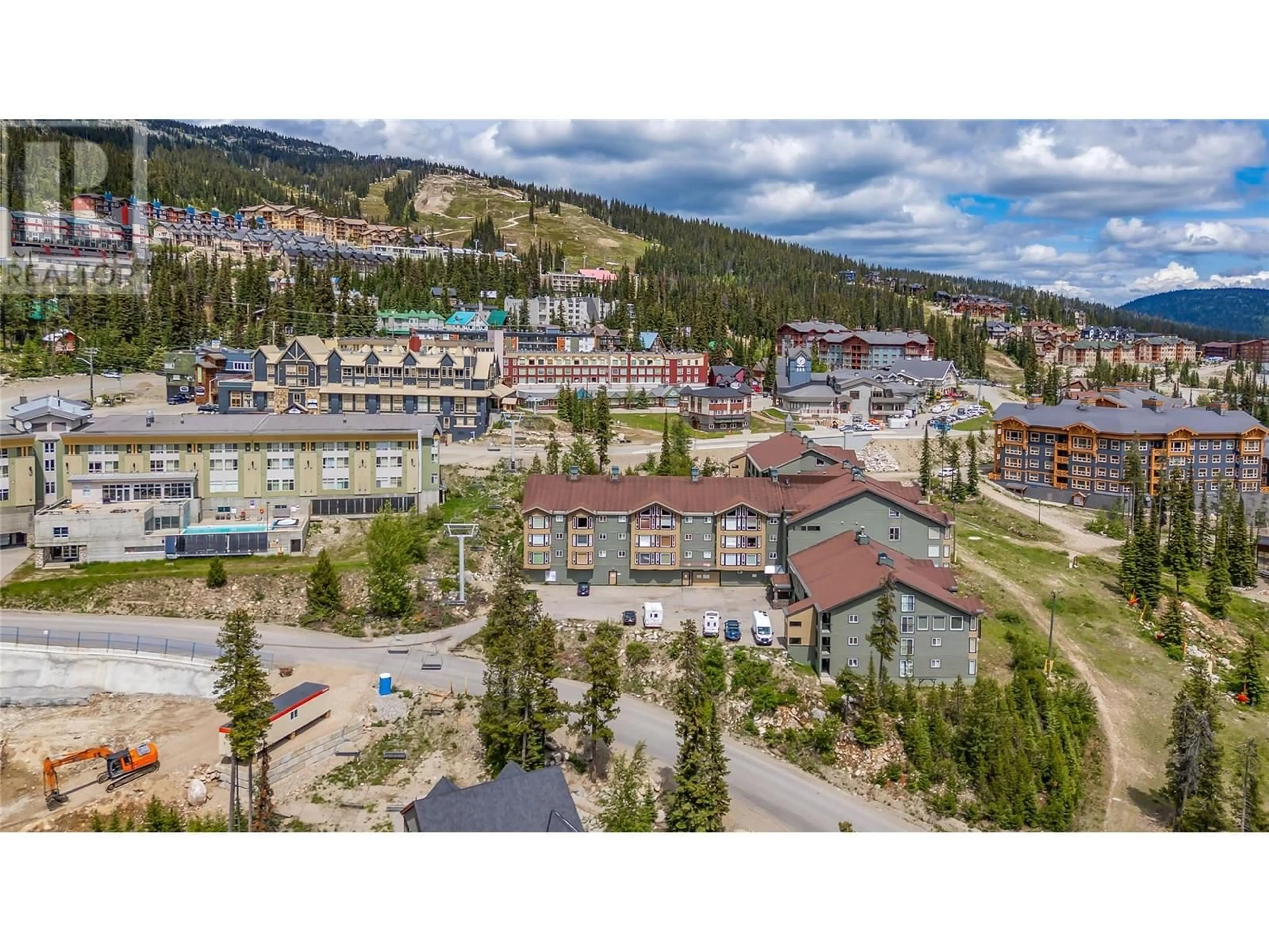 A pic from outside/outdoor area/front of a property/back of a property/a pic from drone, mountain view for 505 - 105 KETTLE VIEW ROAD, Big White British Columbia V1Y4C9