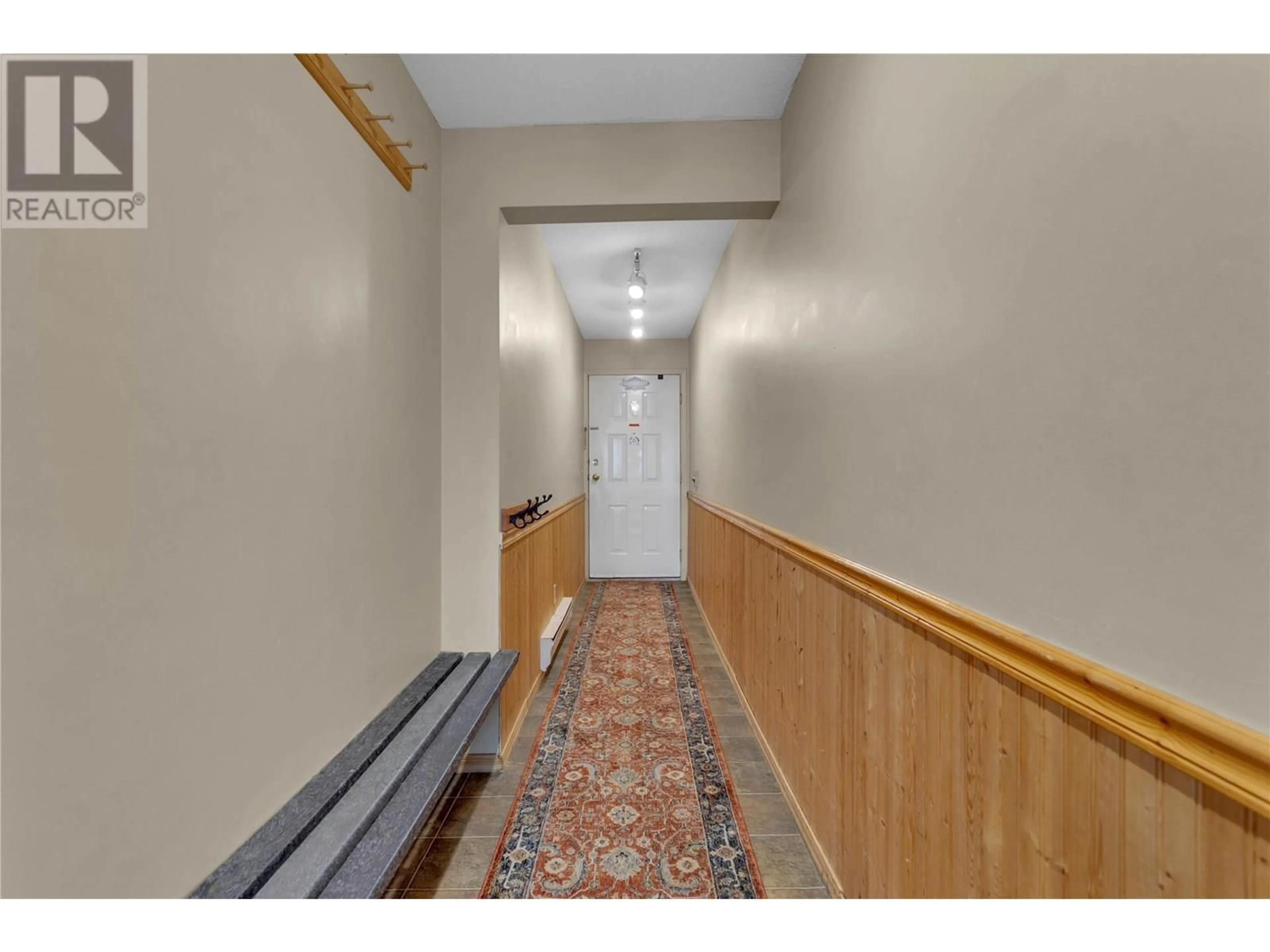 Indoor foyer for 505 - 105 KETTLE VIEW ROAD, Big White British Columbia V1Y4C9