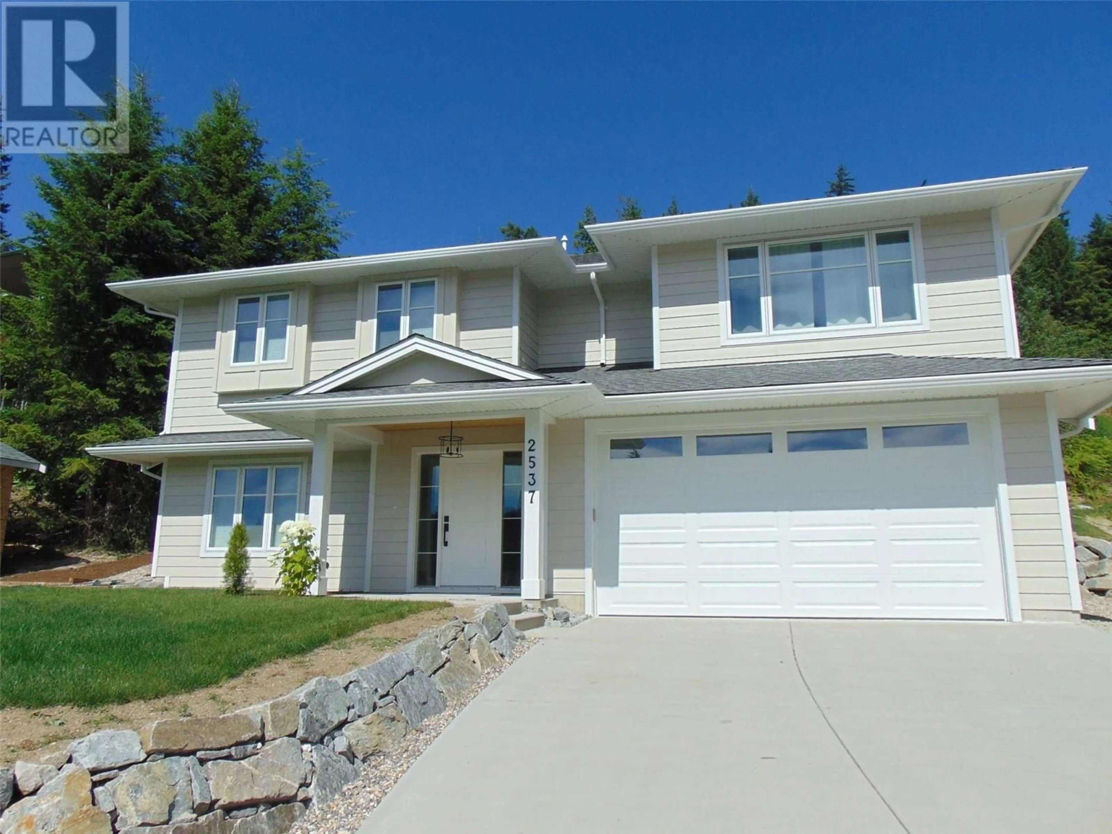 Home with vinyl exterior material, street for 2537 VALLEY PLACE, Blind Bay British Columbia V0E1H2