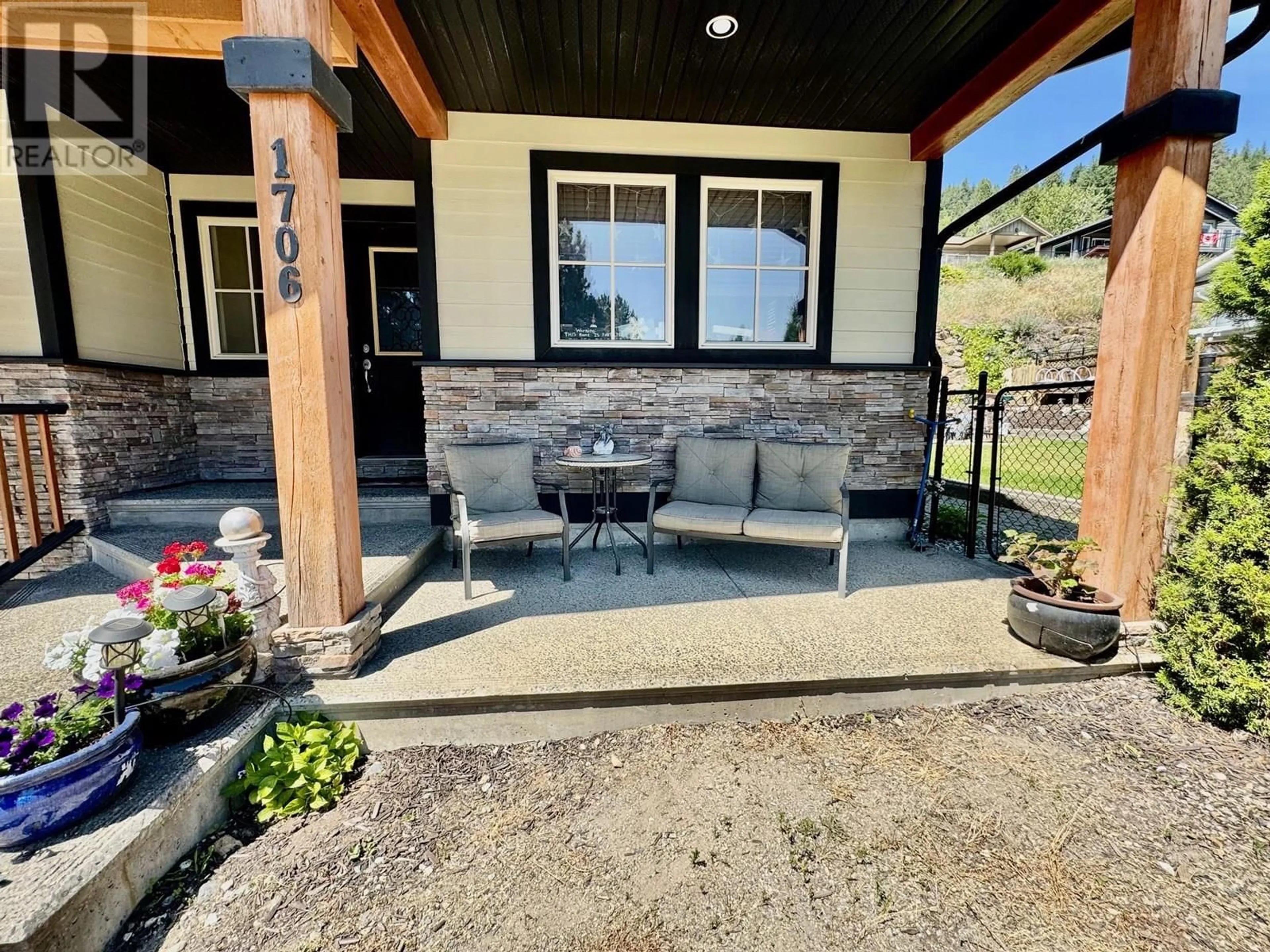 Patio, unknown for 1706 GRANDVIEW AVENUE, Lumby British Columbia V0E2G0