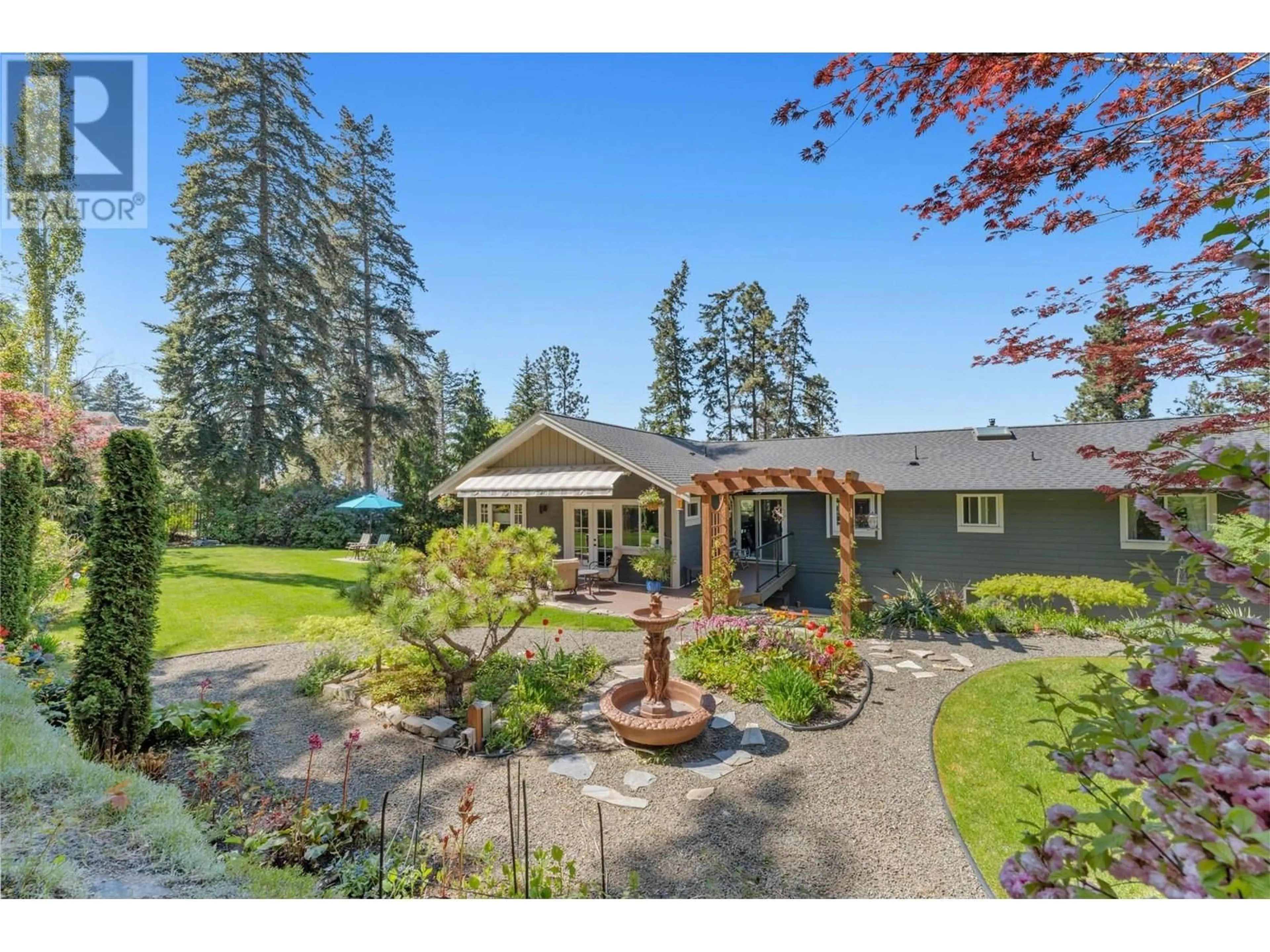 A pic from outside/outdoor area/front of a property/back of a property/a pic from drone, unknown for 5139 LAKESHORE ROAD, Kelowna British Columbia V1W4J1