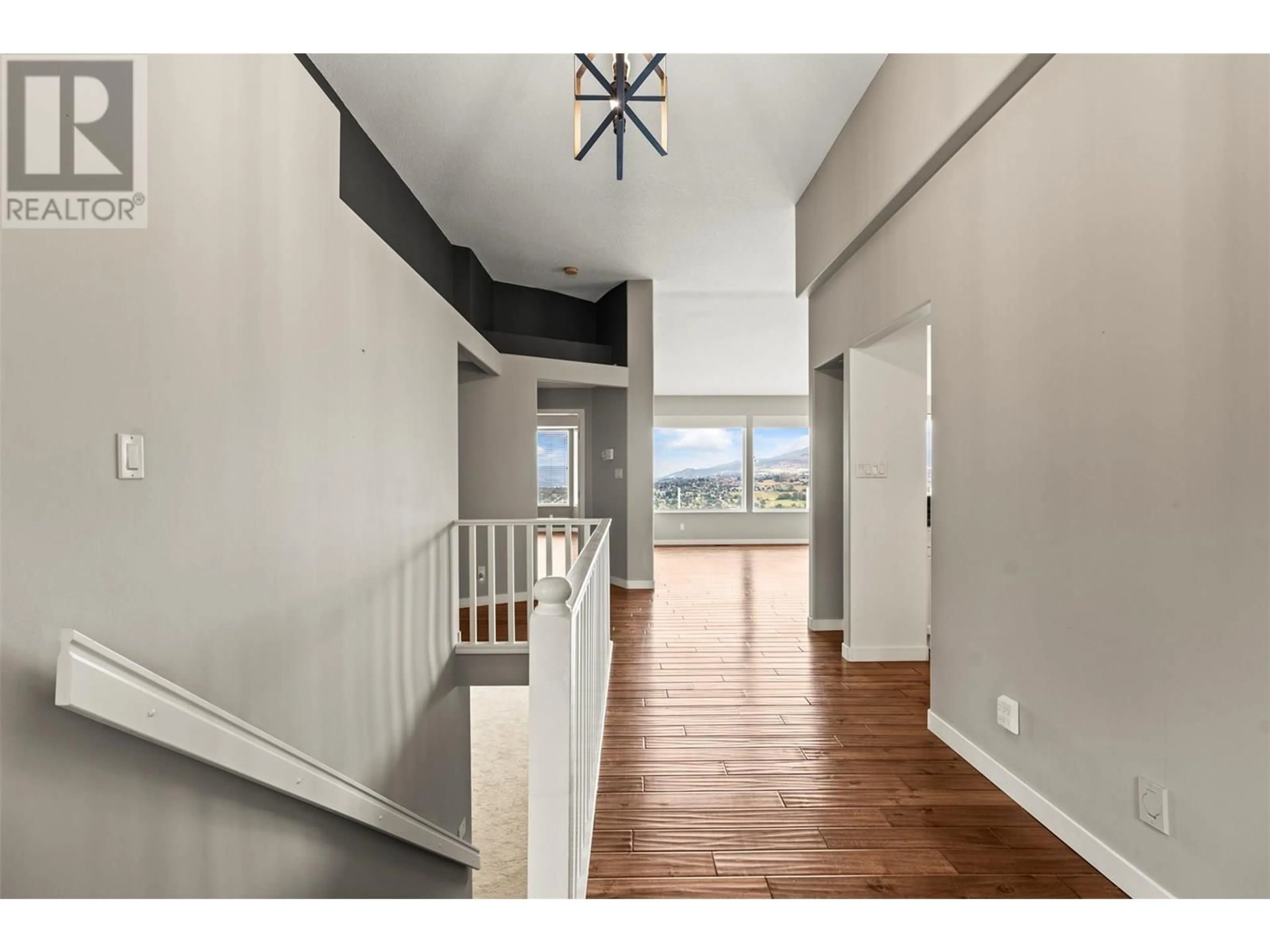 Indoor entryway for 21 QUAIL VISTA PLACE, Vernon British Columbia V1B3X9