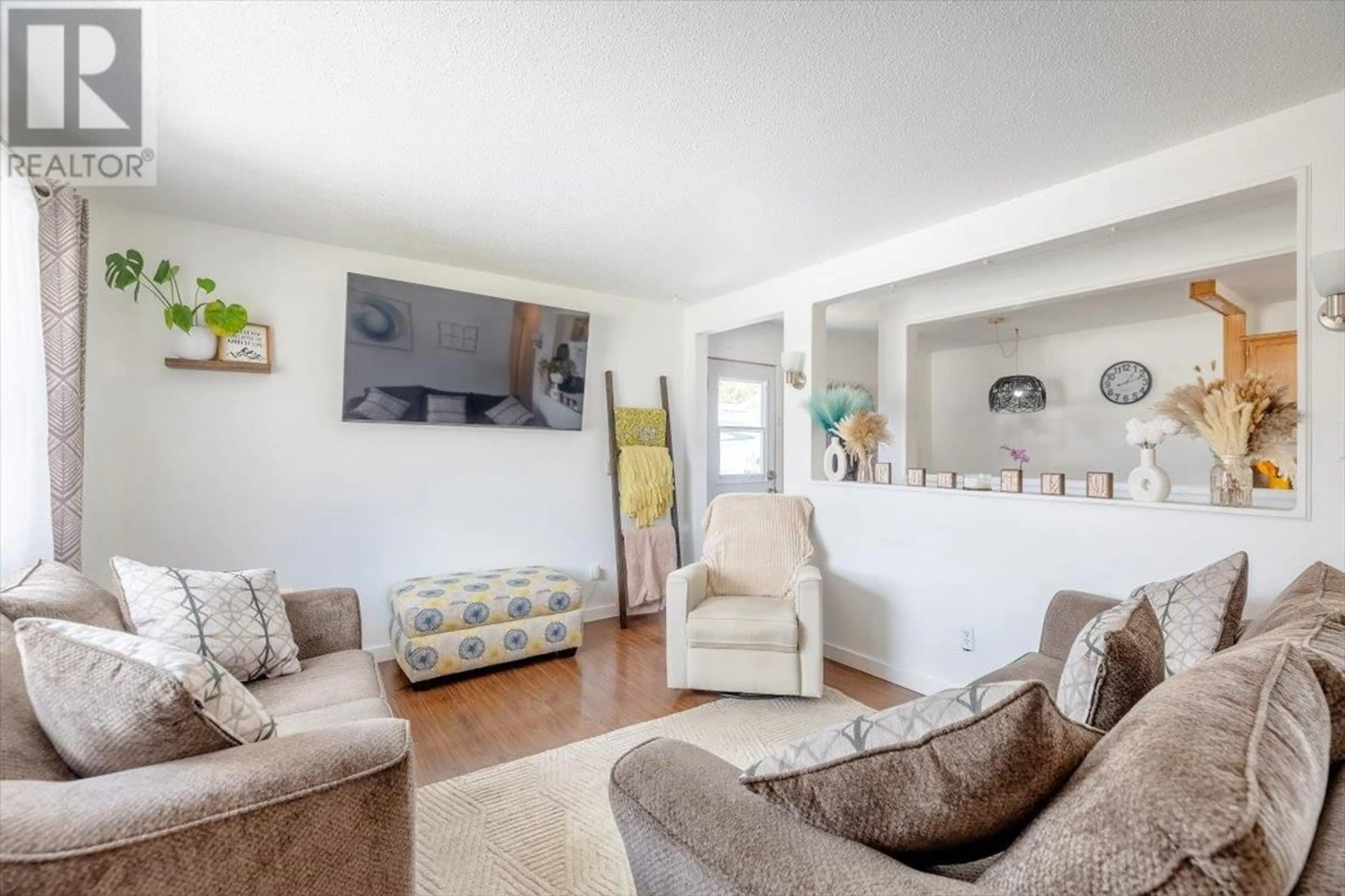 Living room with furniture, unknown for 411 WHITEBIRCH CRESCENT, Sparwood British Columbia V0B2G0