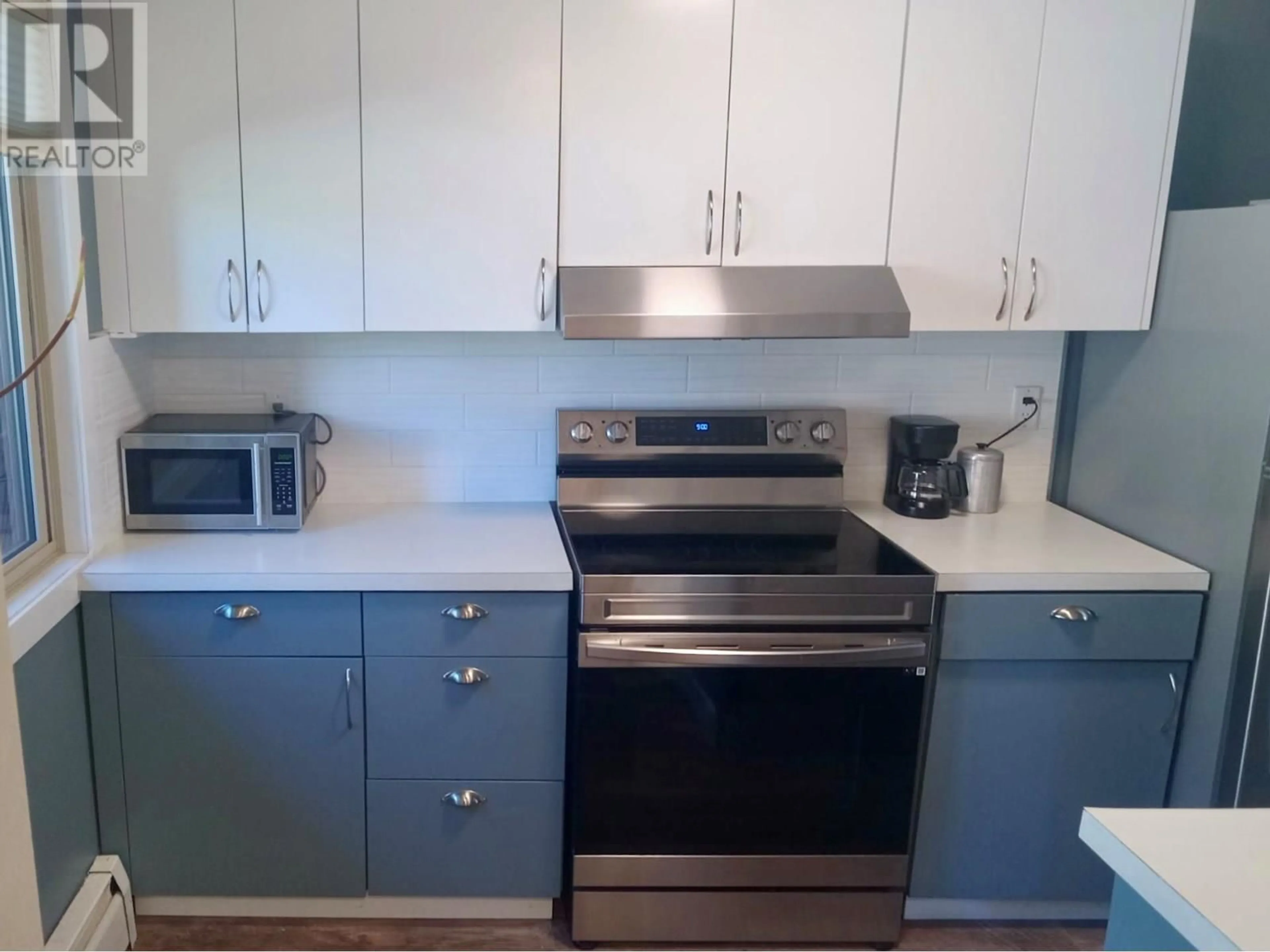 Standard kitchen, unknown for 29 - 310 YORKTON AVENUE, Penticton British Columbia V2A6Z8