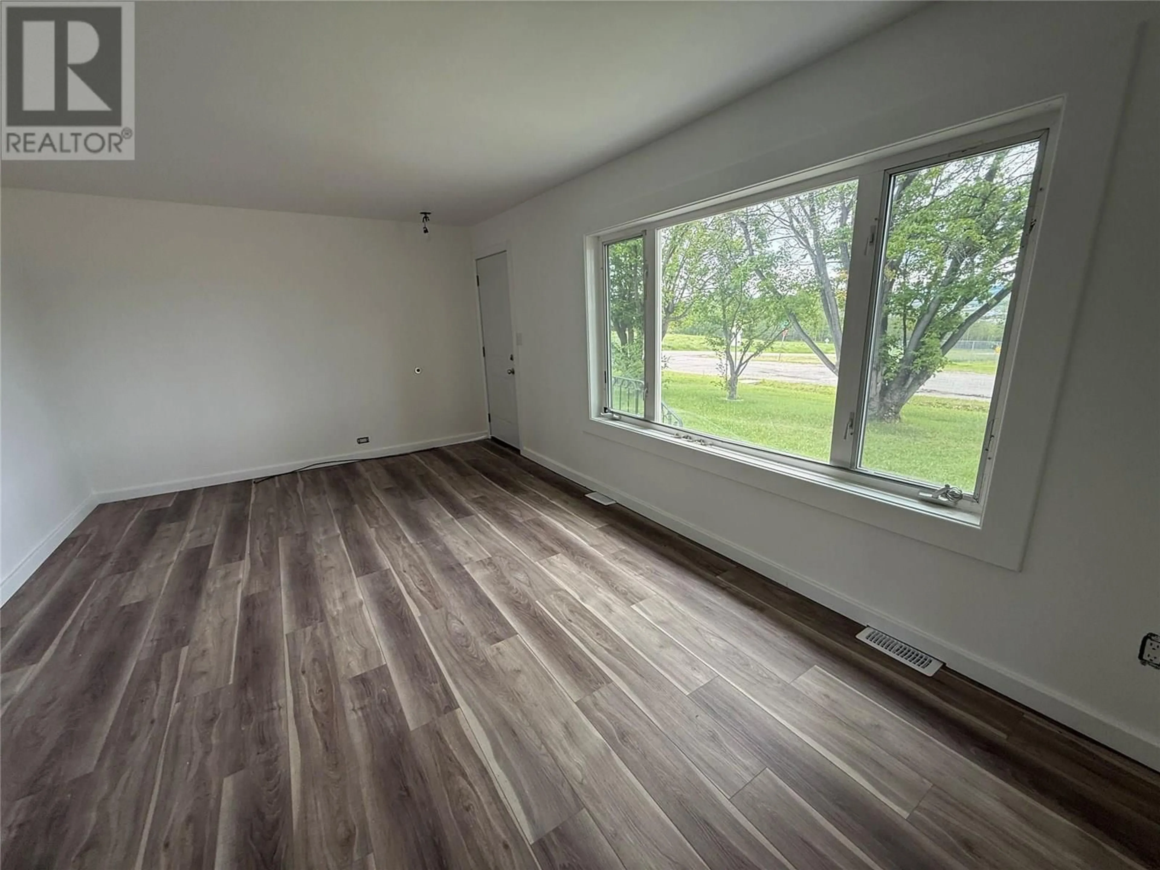 A pic of a room for 304 100B AVENUE, Dawson Creek British Columbia V1G1Y1
