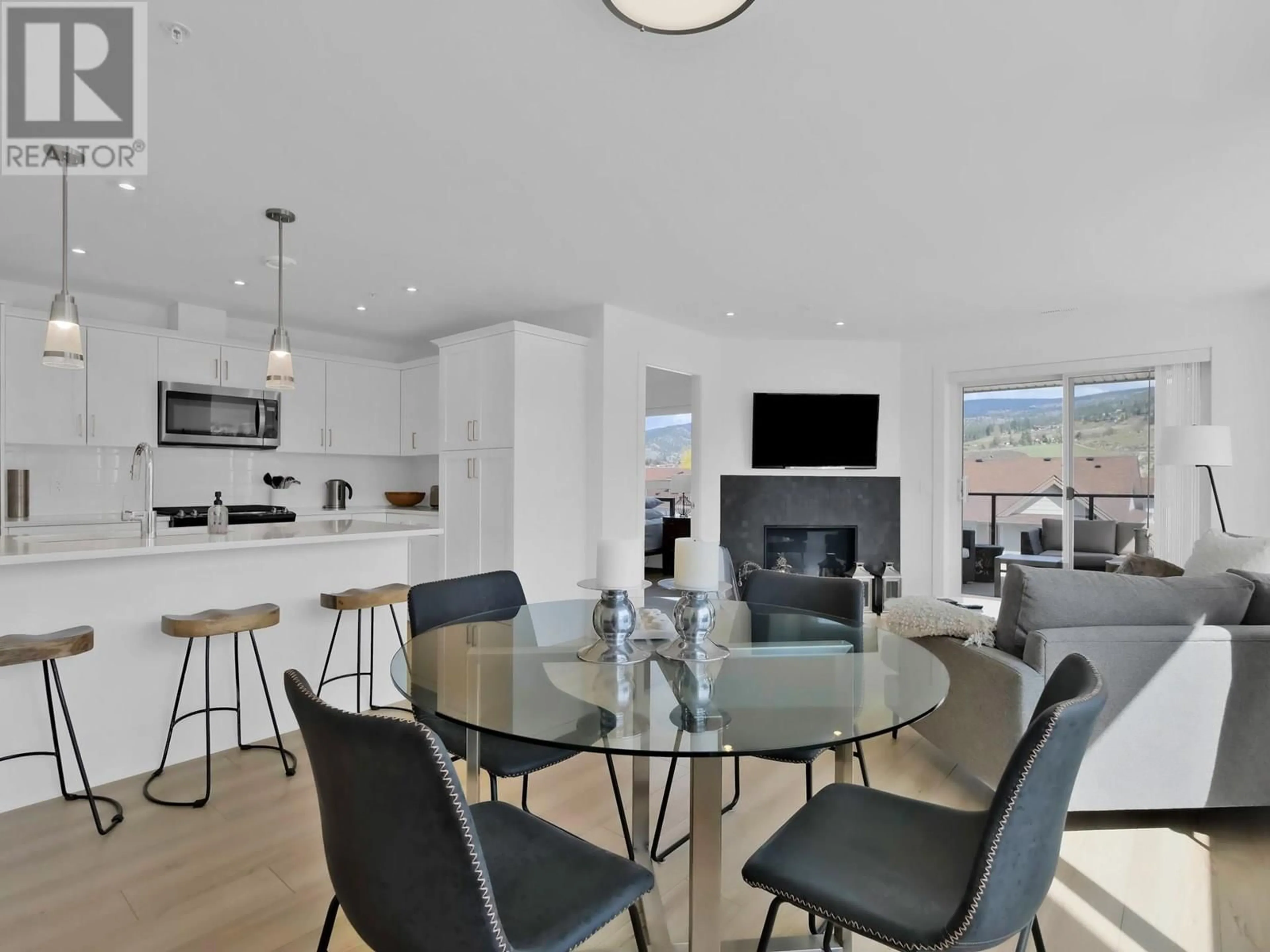 Open concept kitchen, unknown for 407 - 3362 SKAHA LAKE ROAD, Penticton British Columbia V2A6G4