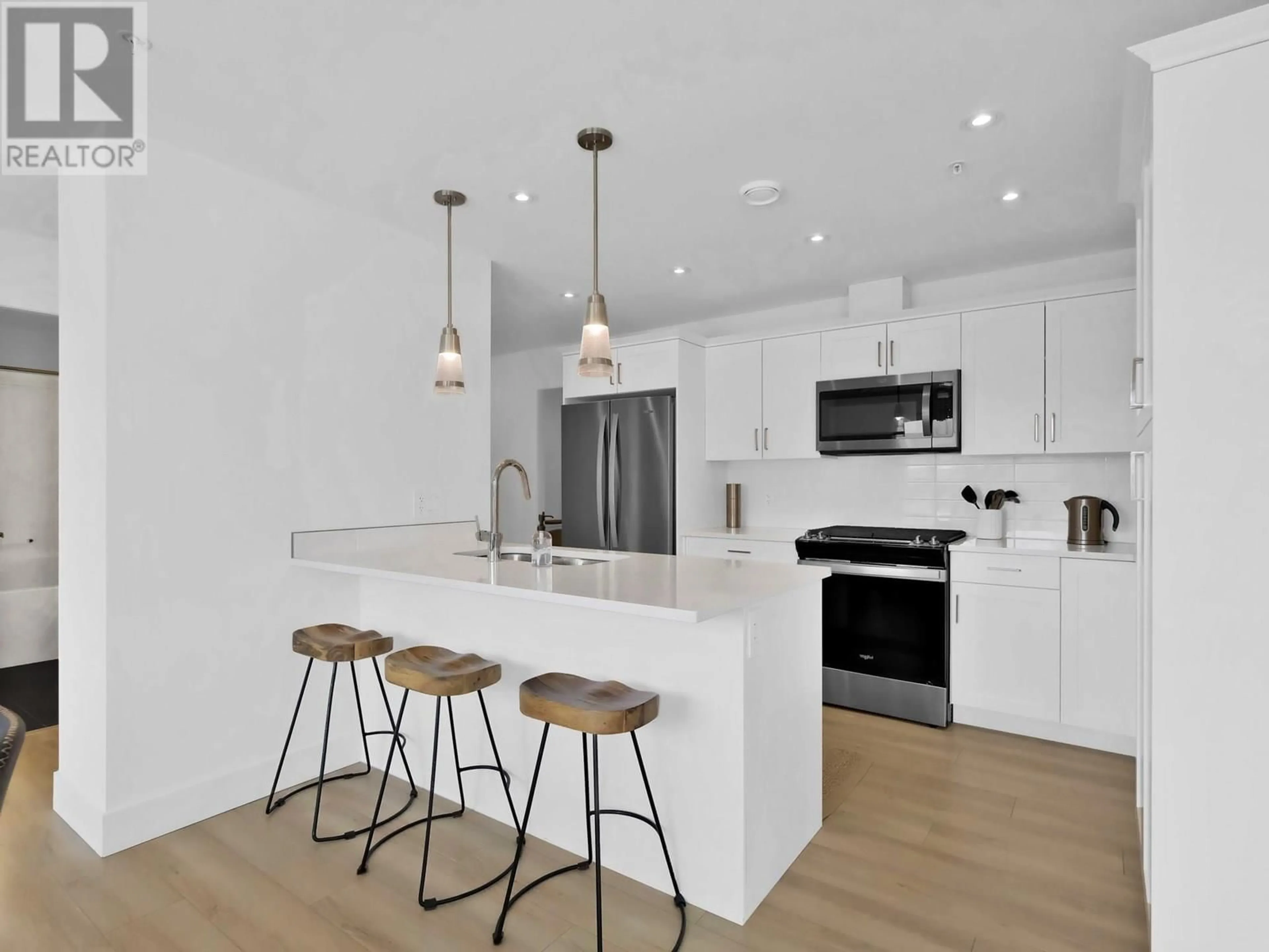 Open concept kitchen, unknown for 407 - 3362 SKAHA LAKE ROAD, Penticton British Columbia V2A6G4