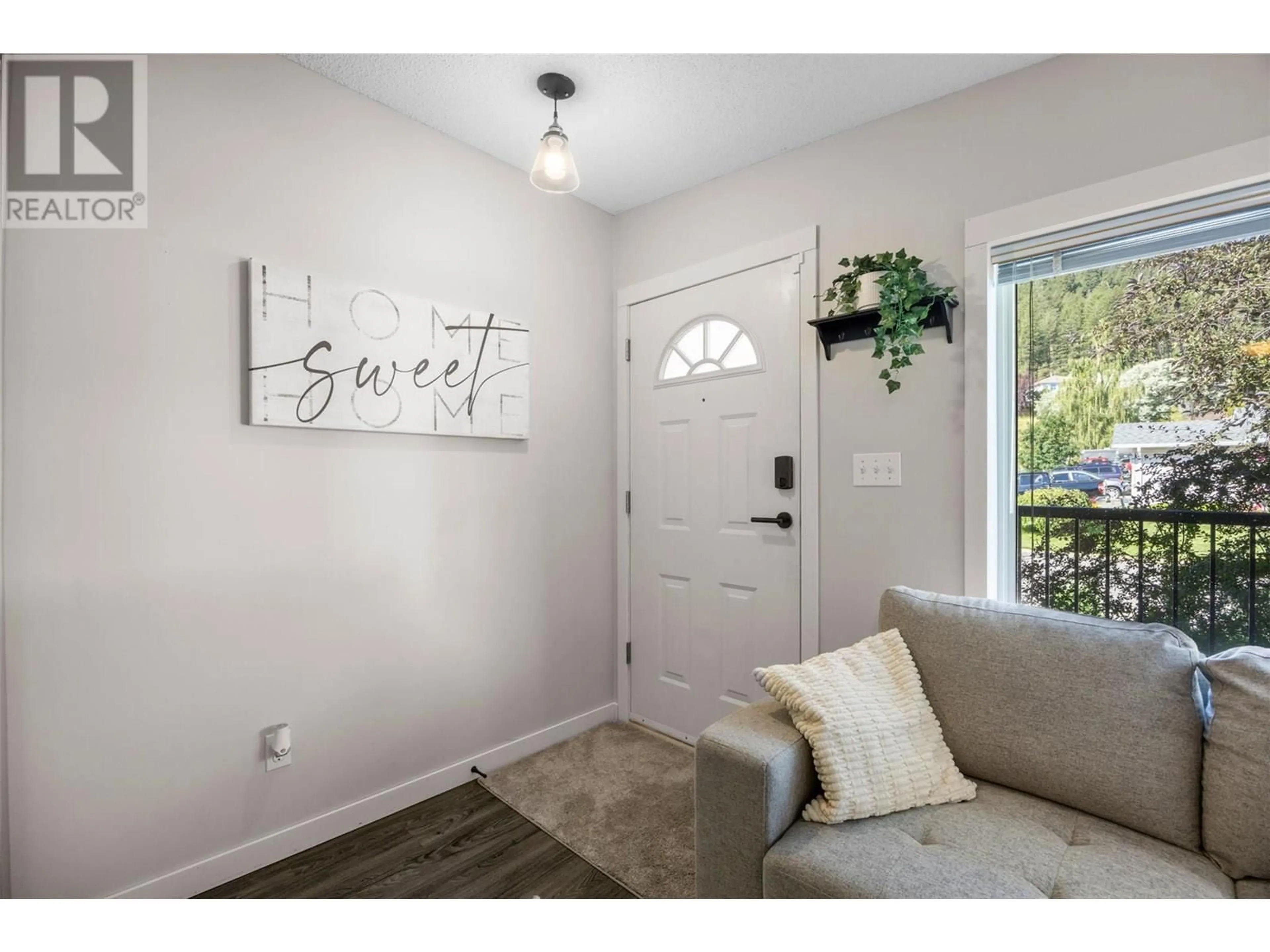 Indoor entryway for 40 - 1951 LODGEPOLE DRIVE, Kamloops British Columbia V1S1Y1