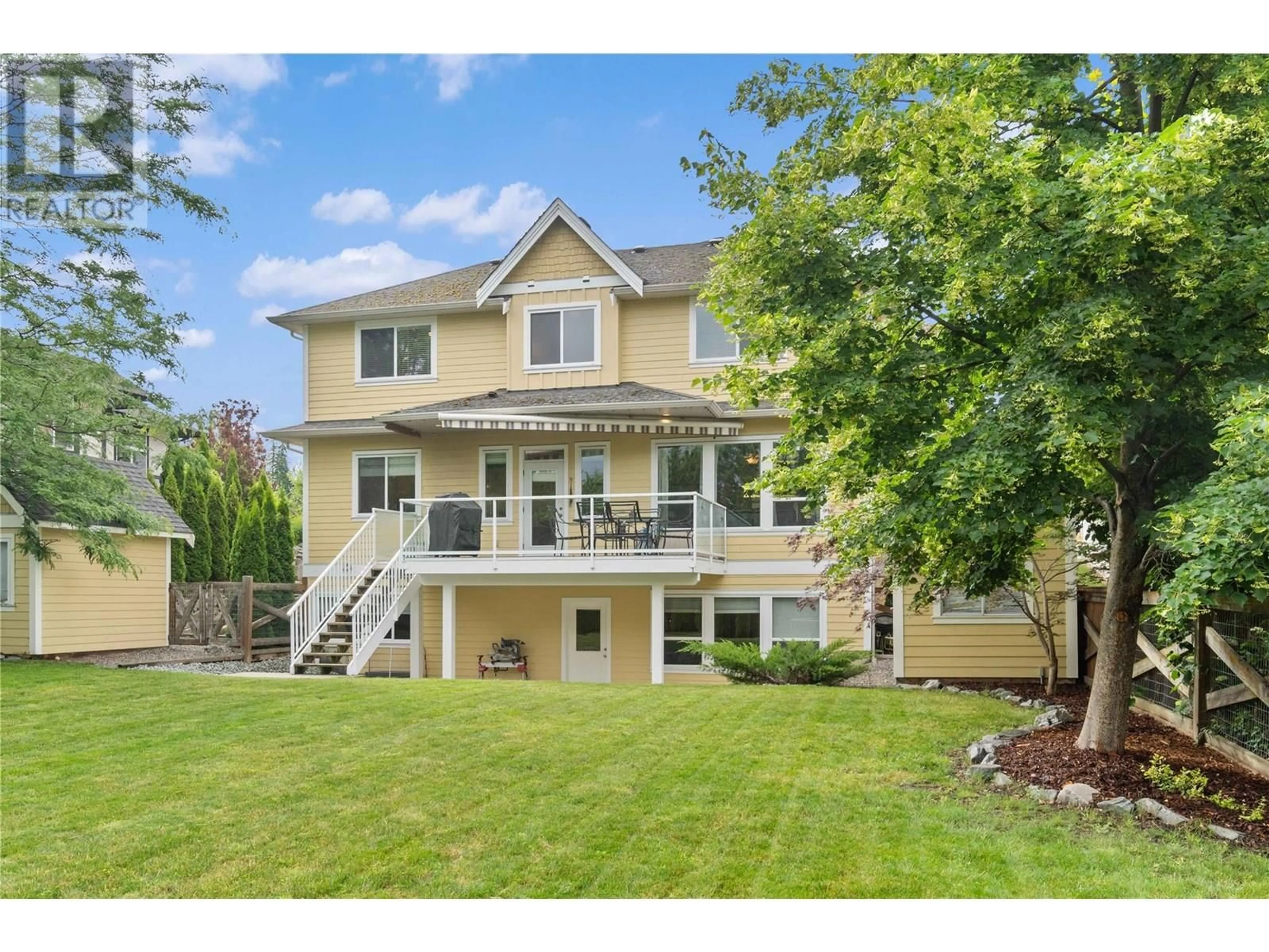Home with vinyl exterior material, unknown for 1581 24 STREET NORTHEAST, Salmon Arm British Columbia V1E0A8