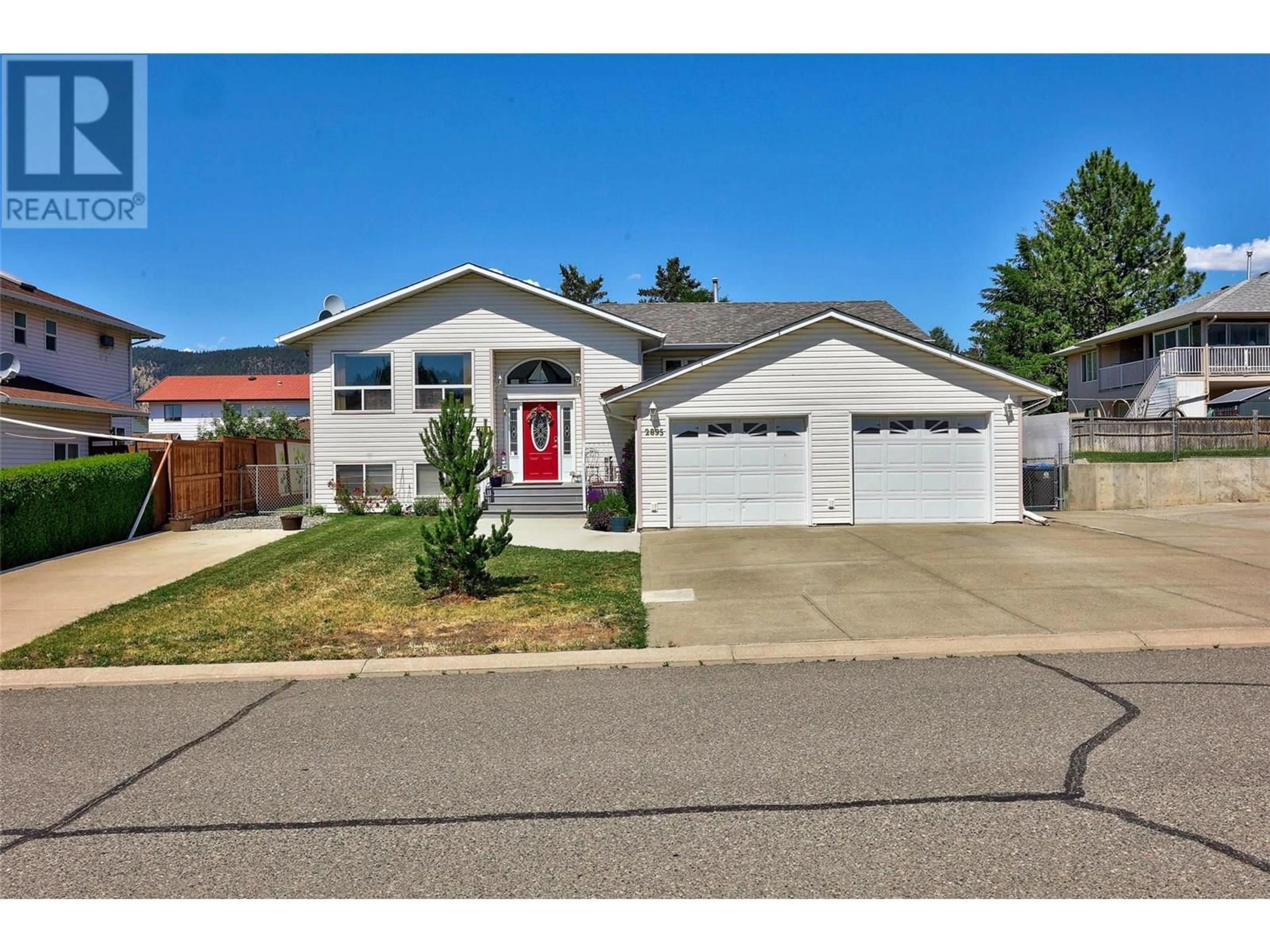 Home with vinyl exterior material, street for 2895 SCOTT PLACE, Merritt British Columbia V1K0B1