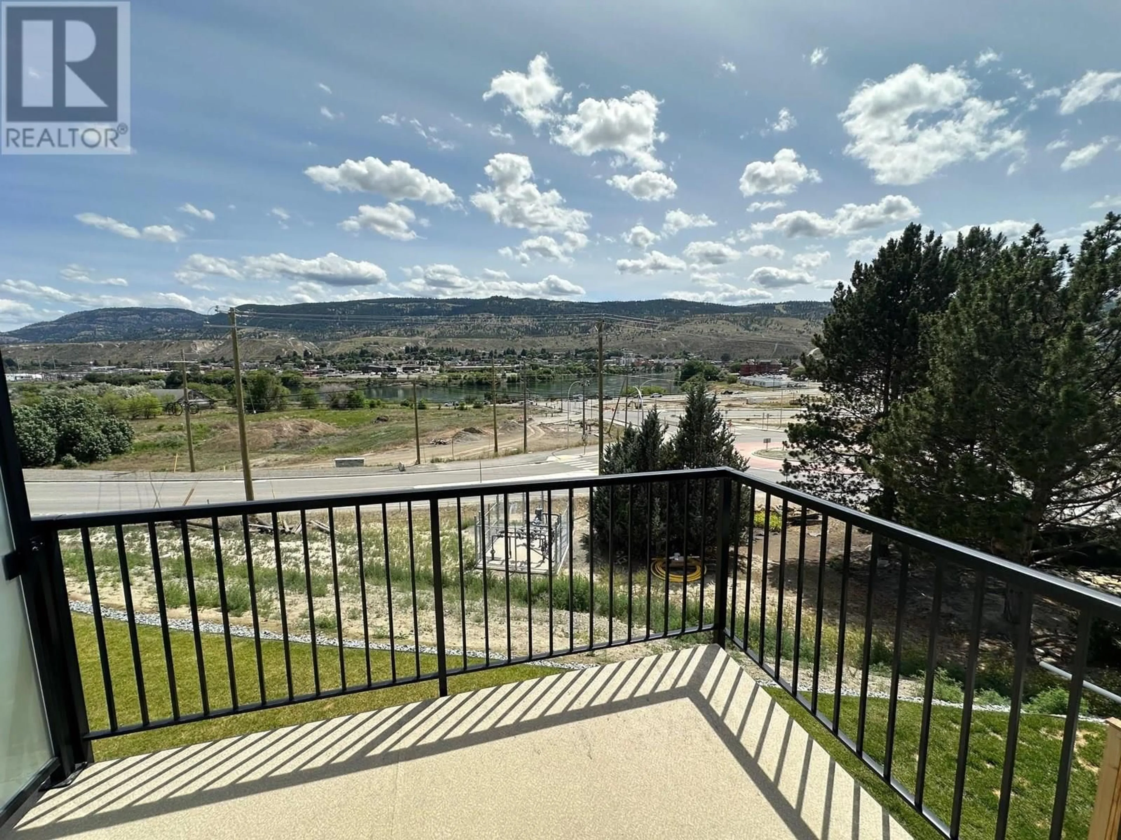 Patio, water/lake/river/ocean view for 128 RIVER GATE DRIVE, Kamloops British Columbia V2H0E4