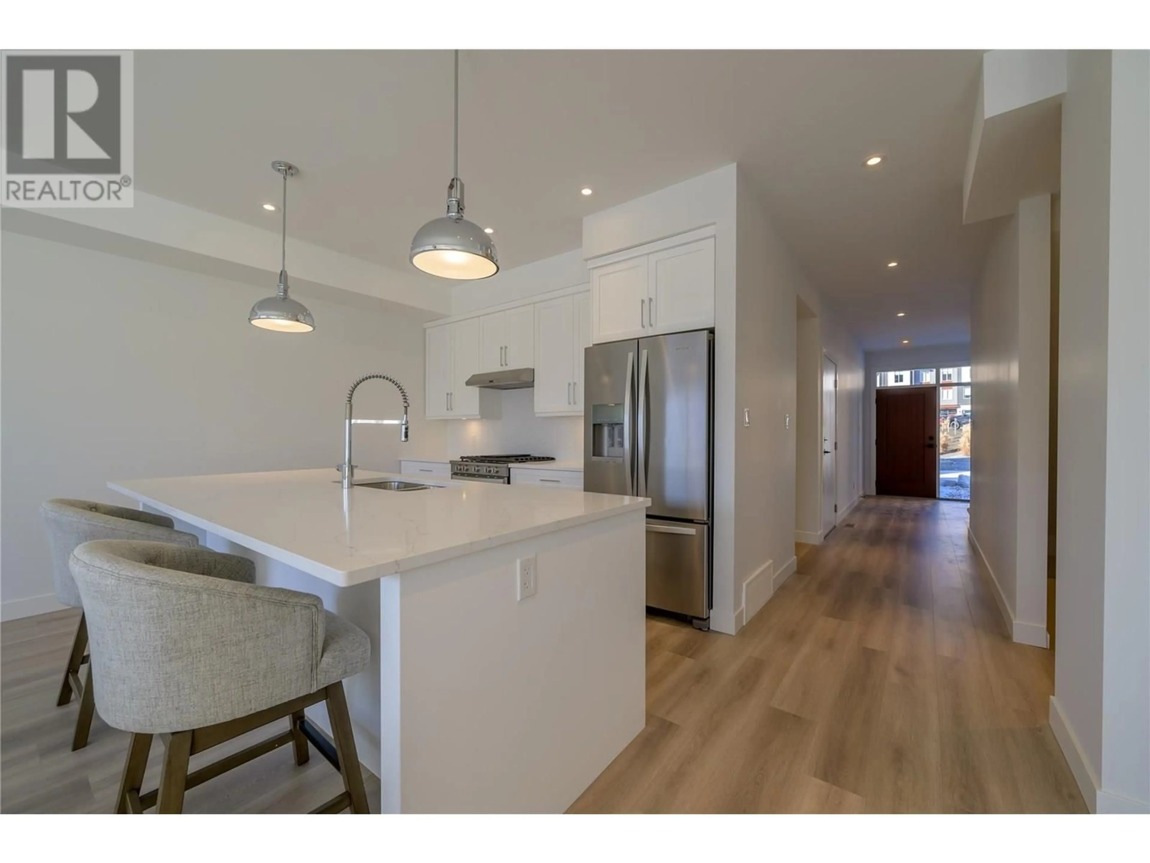 Open concept kitchen, unknown for 128 RIVER GATE DRIVE, Kamloops British Columbia V2H0E4