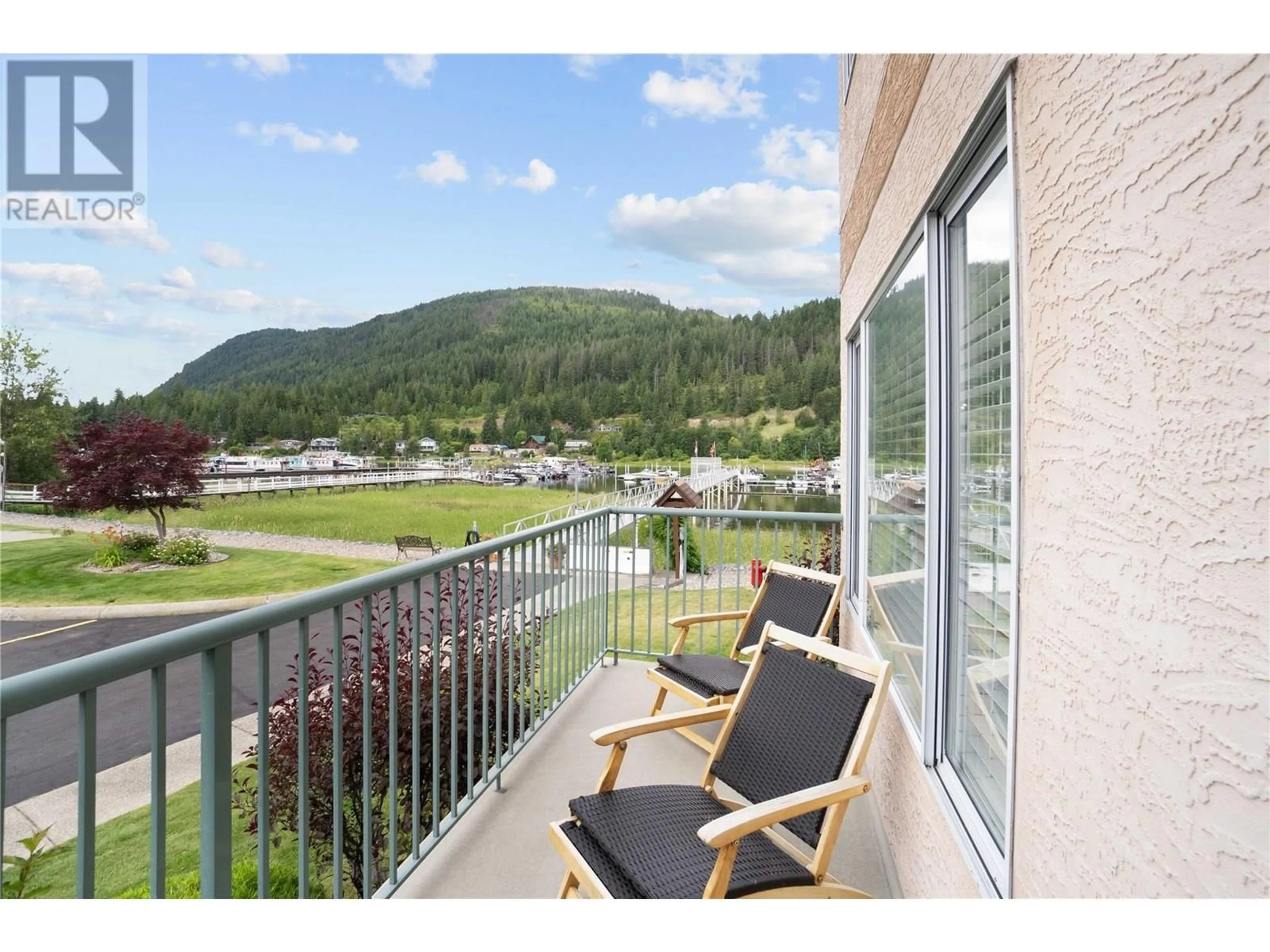 Balcony in the apartment, water/lake/river/ocean view for 119 - 1002 RIVERSIDE AVENUE, Sicamous British Columbia V0E2V1