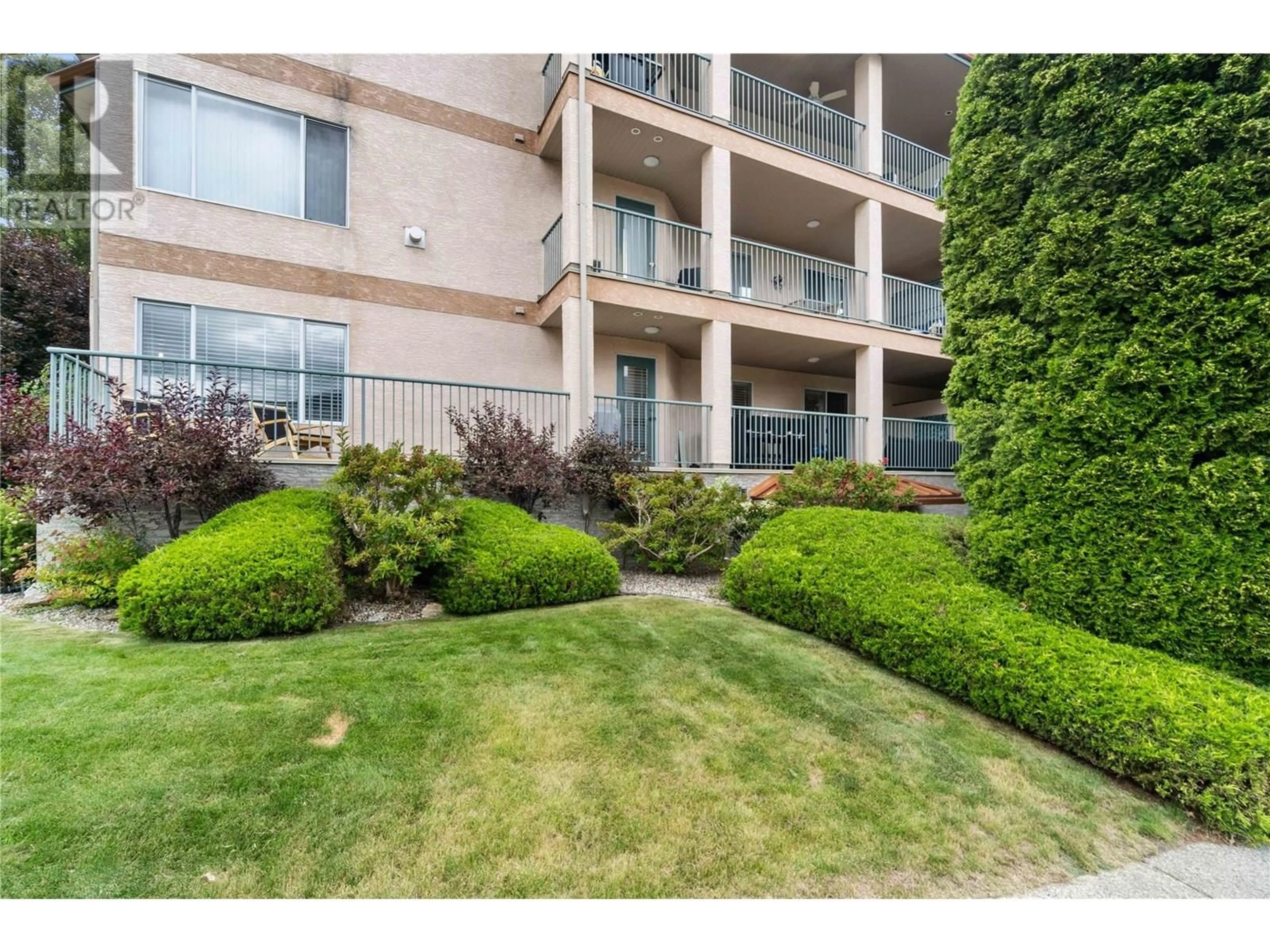 Patio, unknown for 119 - 1002 RIVERSIDE AVENUE, Sicamous British Columbia V0E2V1