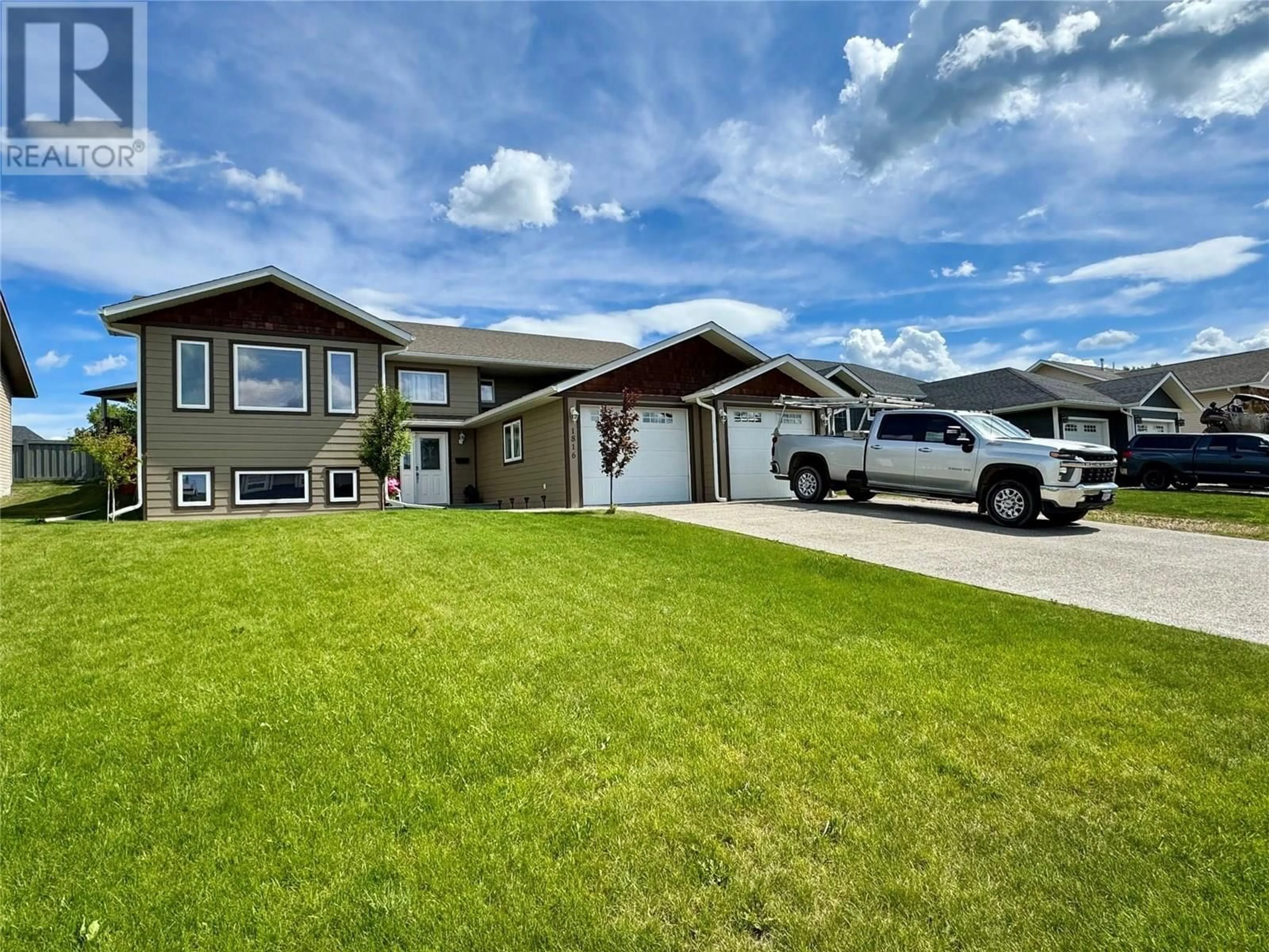 Home with vinyl exterior material, street for 1816 93 AVENUE, Dawson Creek British Columbia V1G1E8
