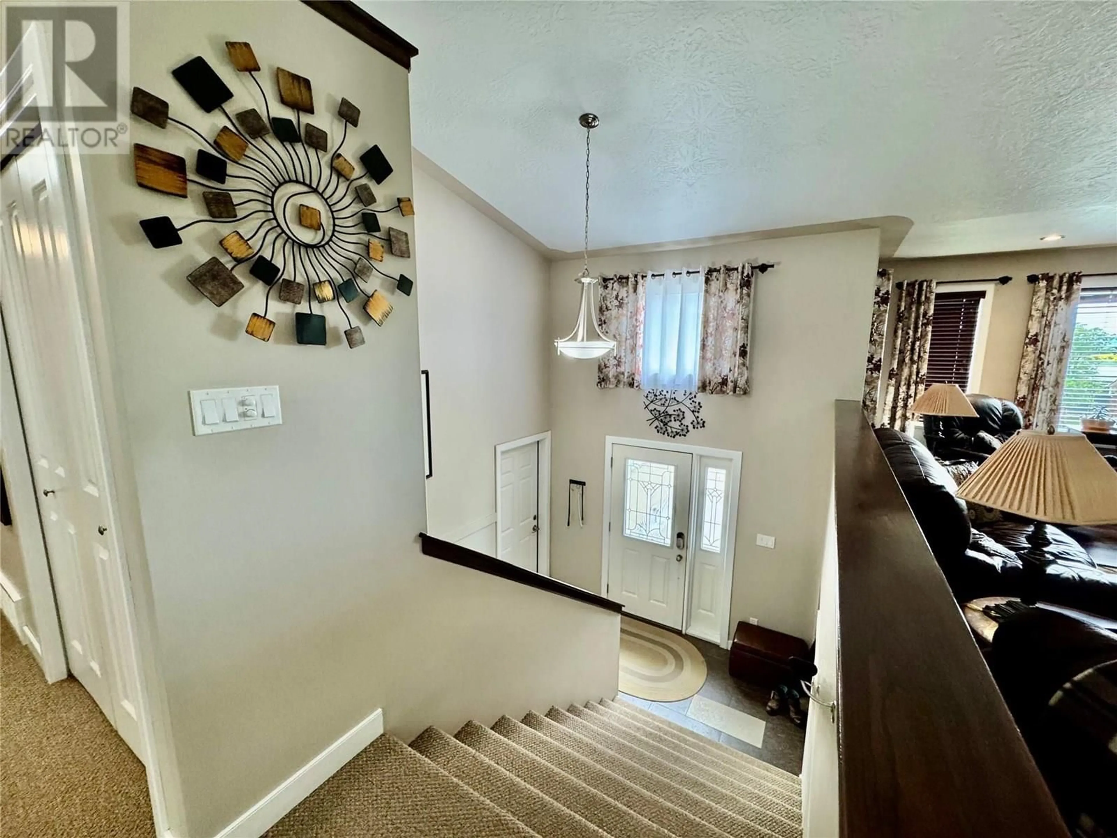 Indoor entryway for 1816 93 AVENUE, Dawson Creek British Columbia V1G1E8