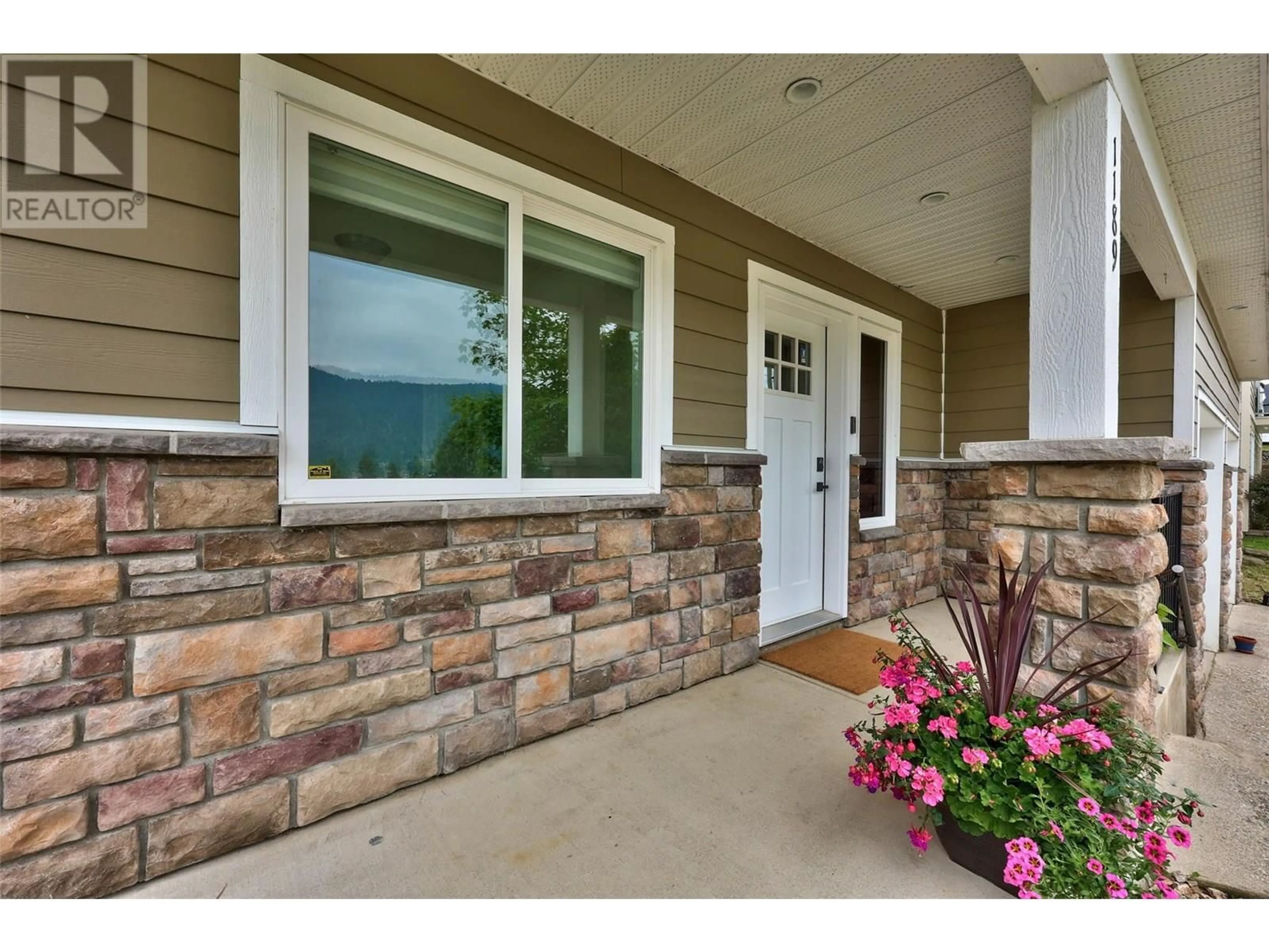 Indoor entryway for 1189 MONTGOMERY PLACE, Chase British Columbia V0E1M0