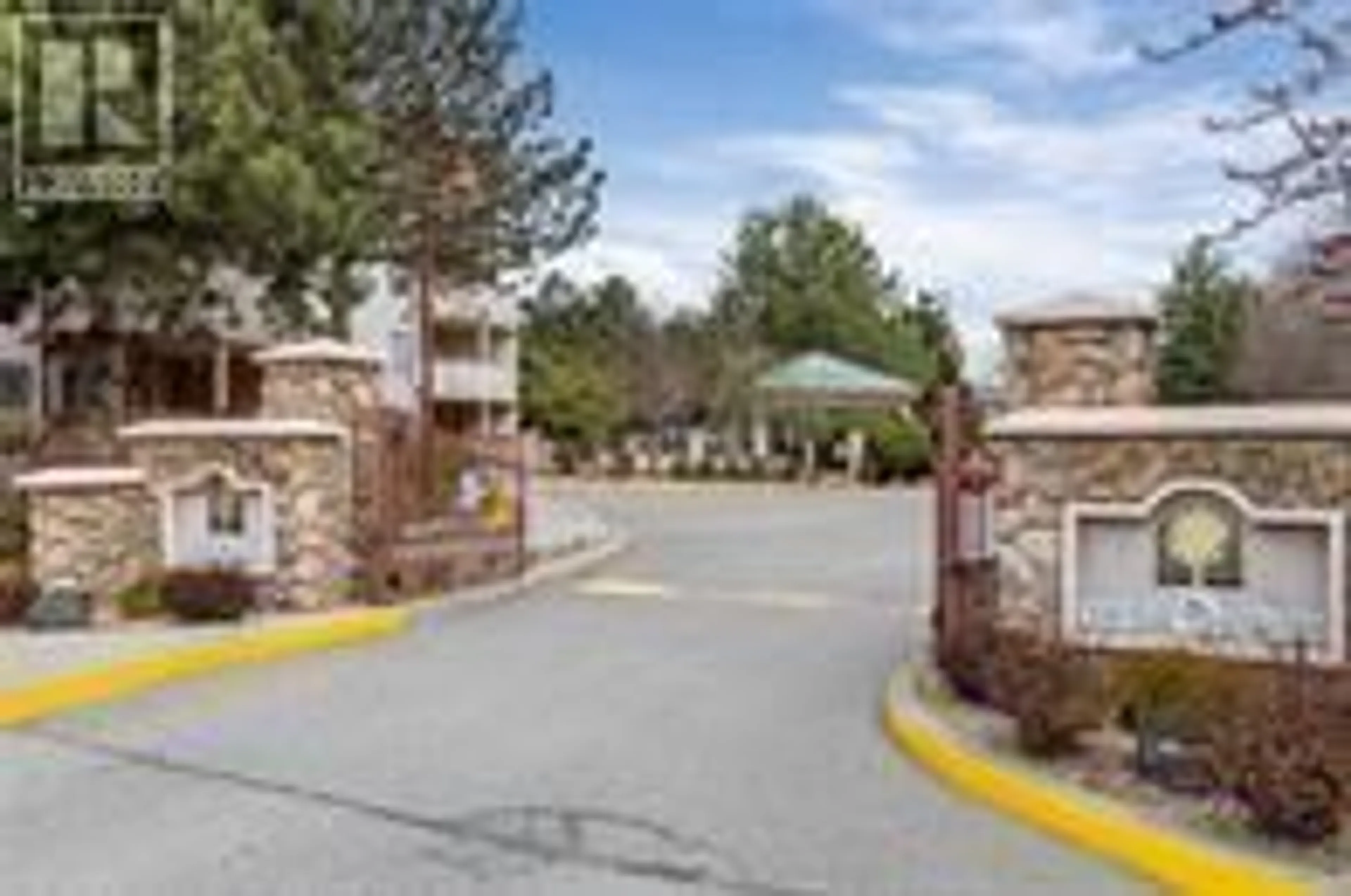 Unknown for 208 - 2388 BARON ROAD, Kelowna British Columbia V1X6X4