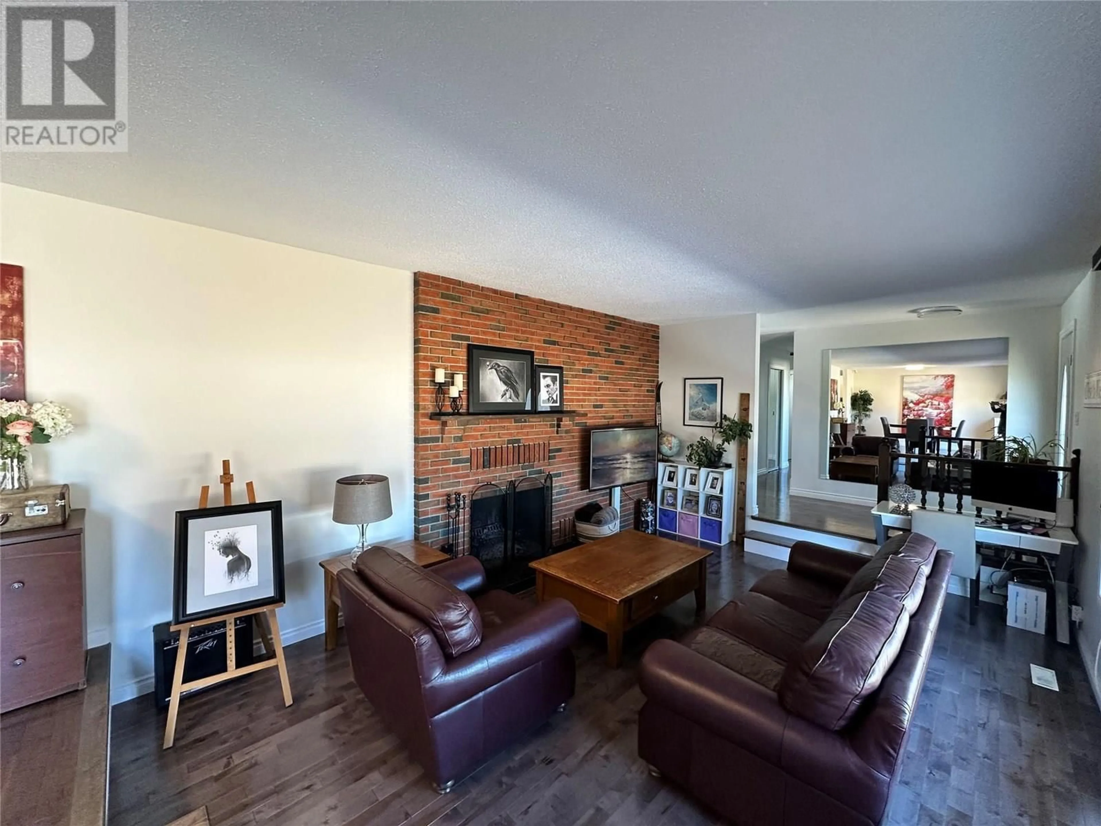 Living room with furniture, unknown for 13065 219 ROAD, Dawson Creek British Columbia V1G1C0