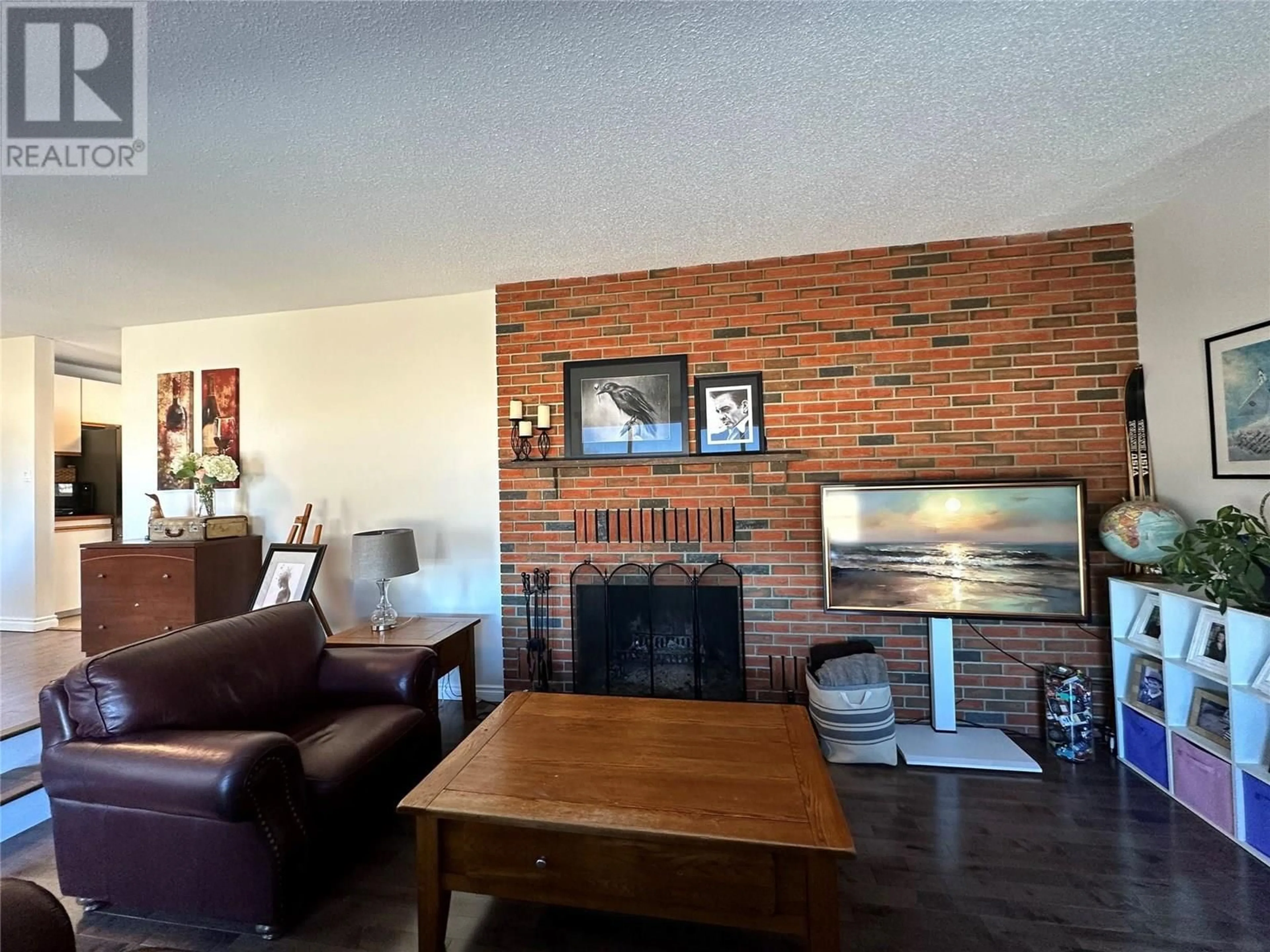 Living room with furniture, unknown for 13065 219 ROAD, Dawson Creek British Columbia V1G1C0