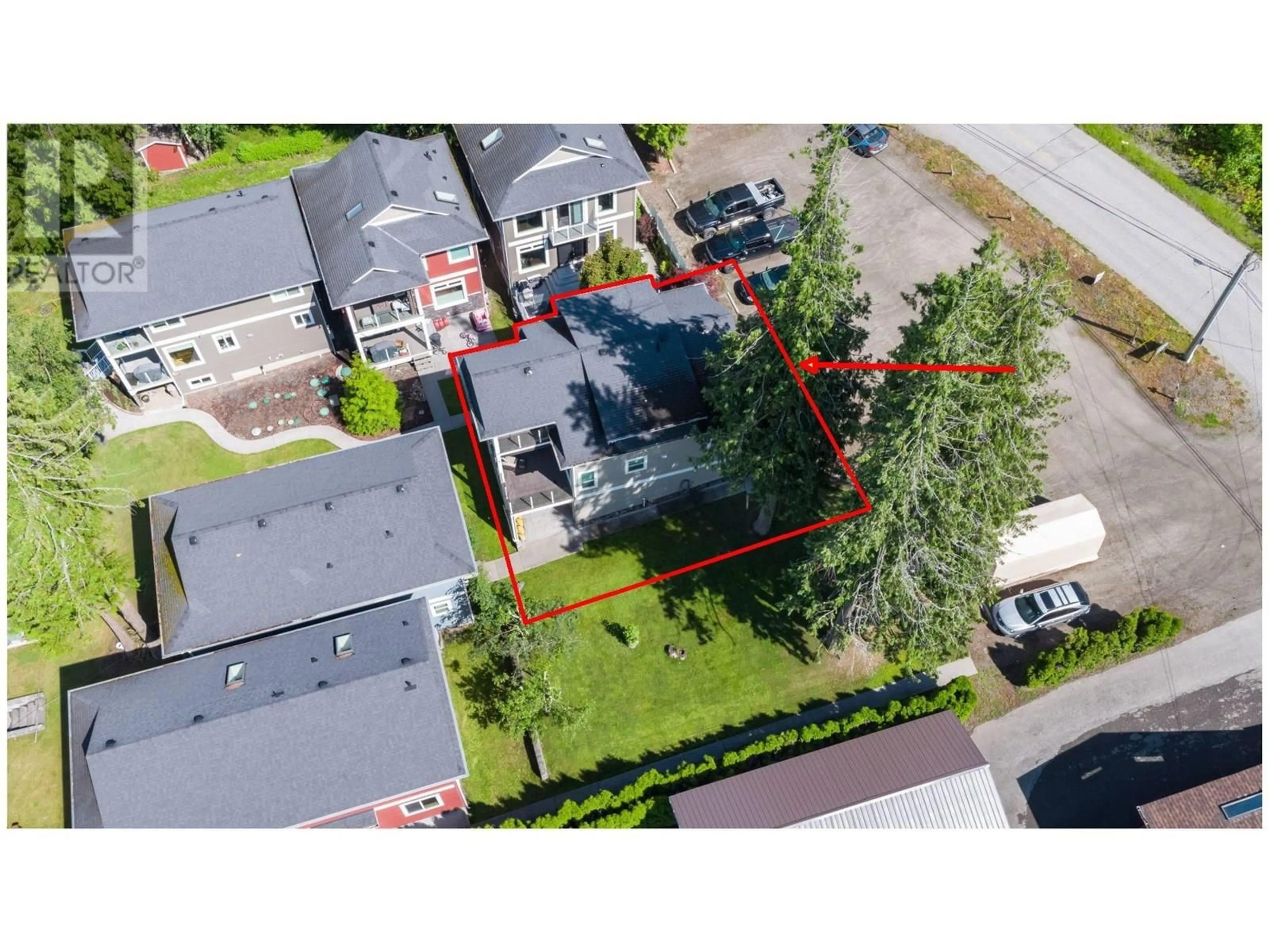 A pic from outside/outdoor area/front of a property/back of a property/a pic from drone, street for 1 - 1541 BLIND BAY ROAD, Sorrento British Columbia V0E2W0