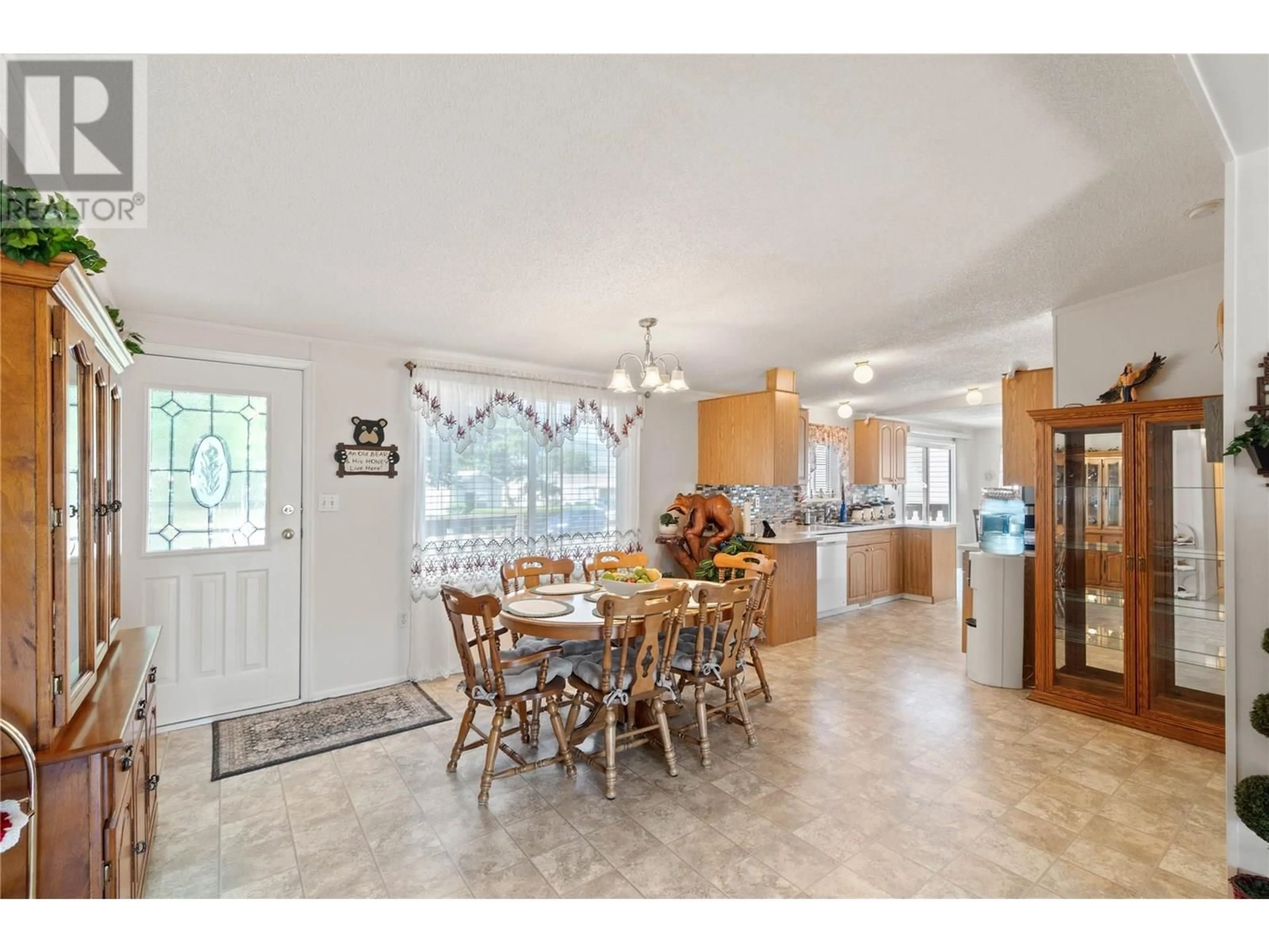 Open concept kitchen, ceramic/tile floor for 49 - 240 G & M ROAD, Kamloops British Columbia V2H1P8