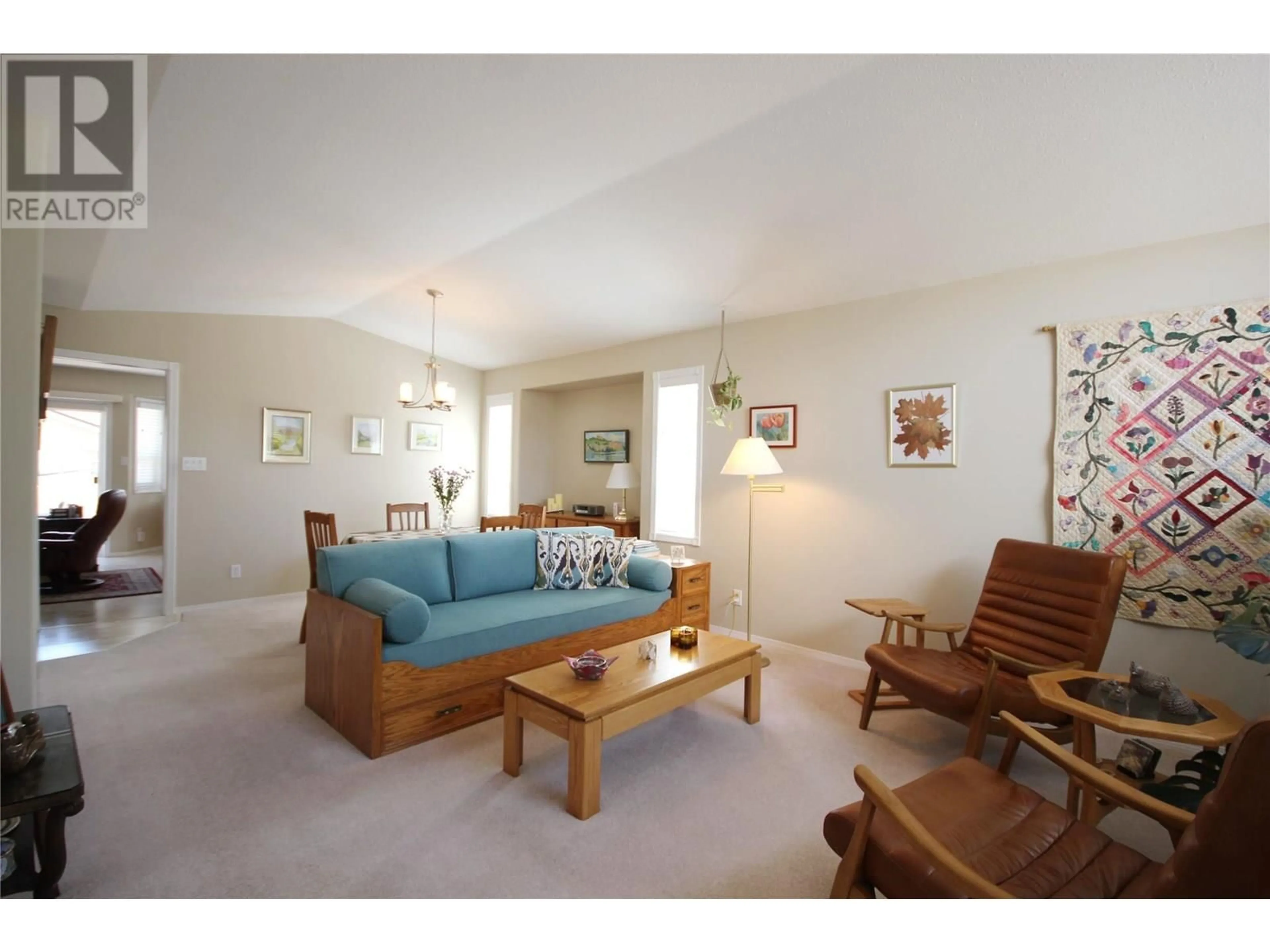 Living room with furniture, unknown for 136 - 1634 CARMI AVENUE, Penticton British Columbia V2A8K5