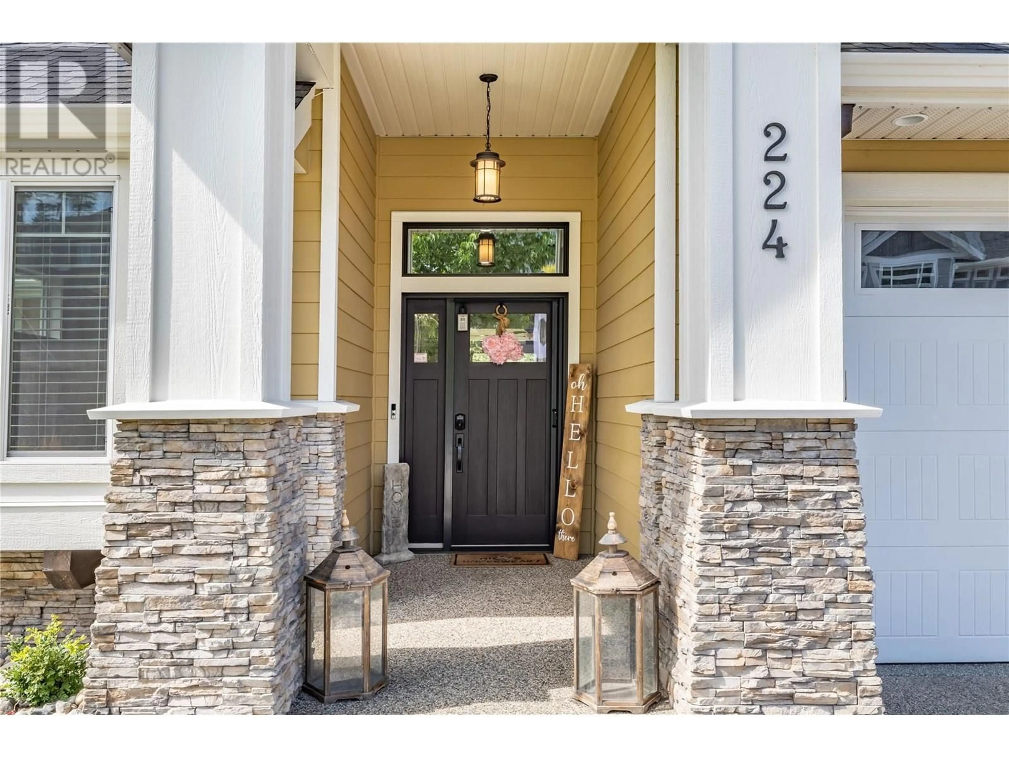 Indoor entryway for 224 LOST CREEK COURT, Kelowna British Columbia V1V3B7
