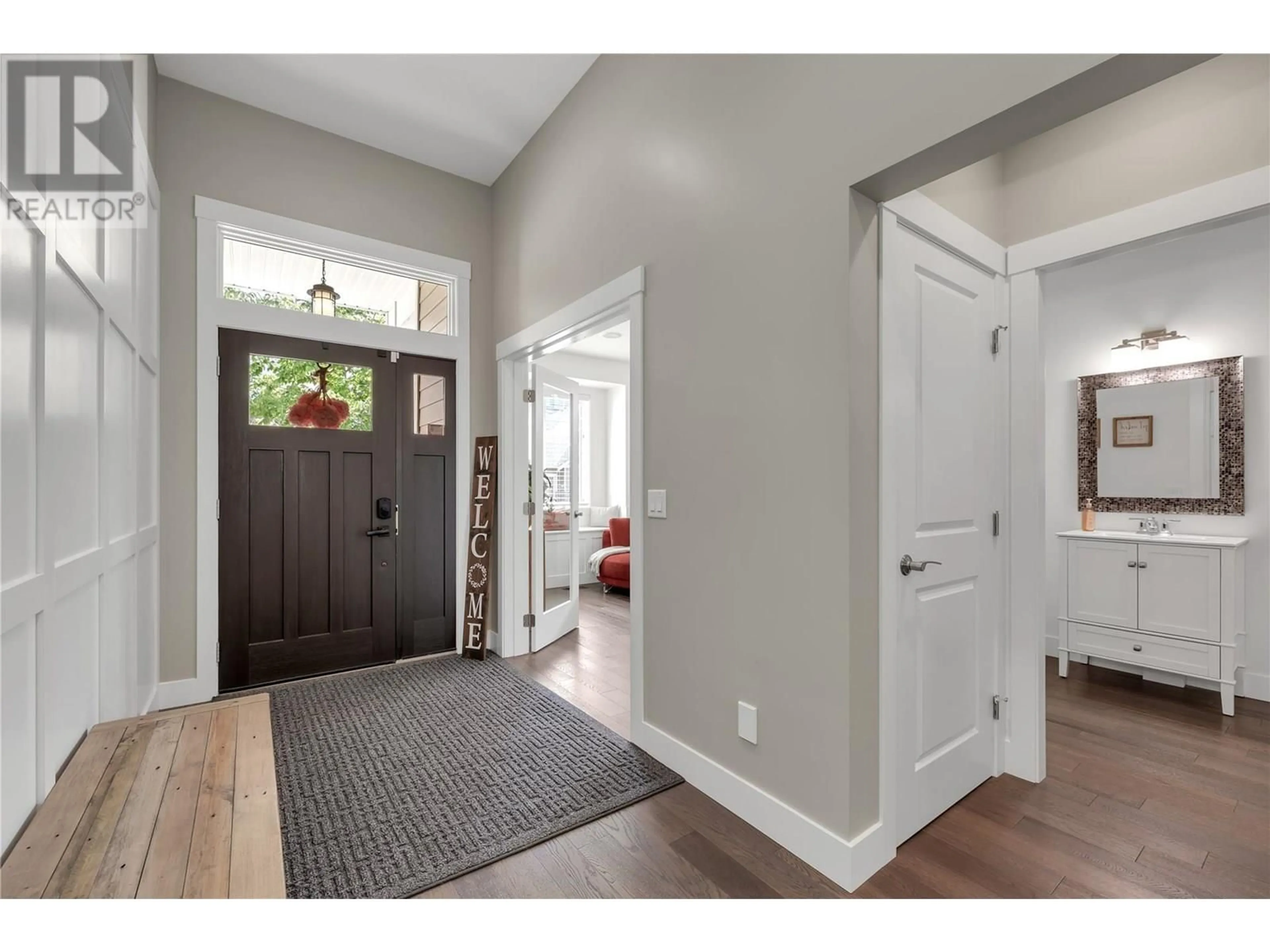Indoor entryway for 224 LOST CREEK COURT, Kelowna British Columbia V1V3B7