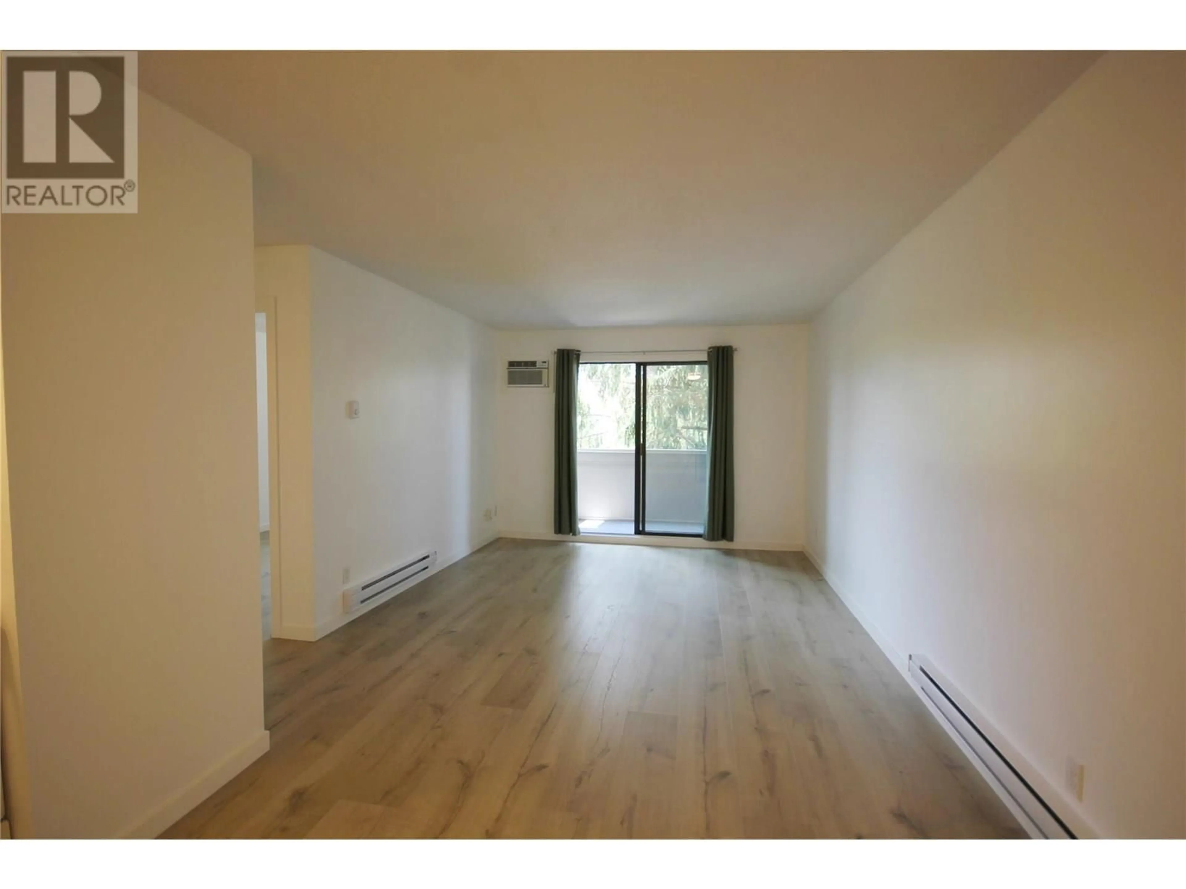 A pic of a room for 402 - 150 SKAHA PLACE, Penticton British Columbia V2A7K1