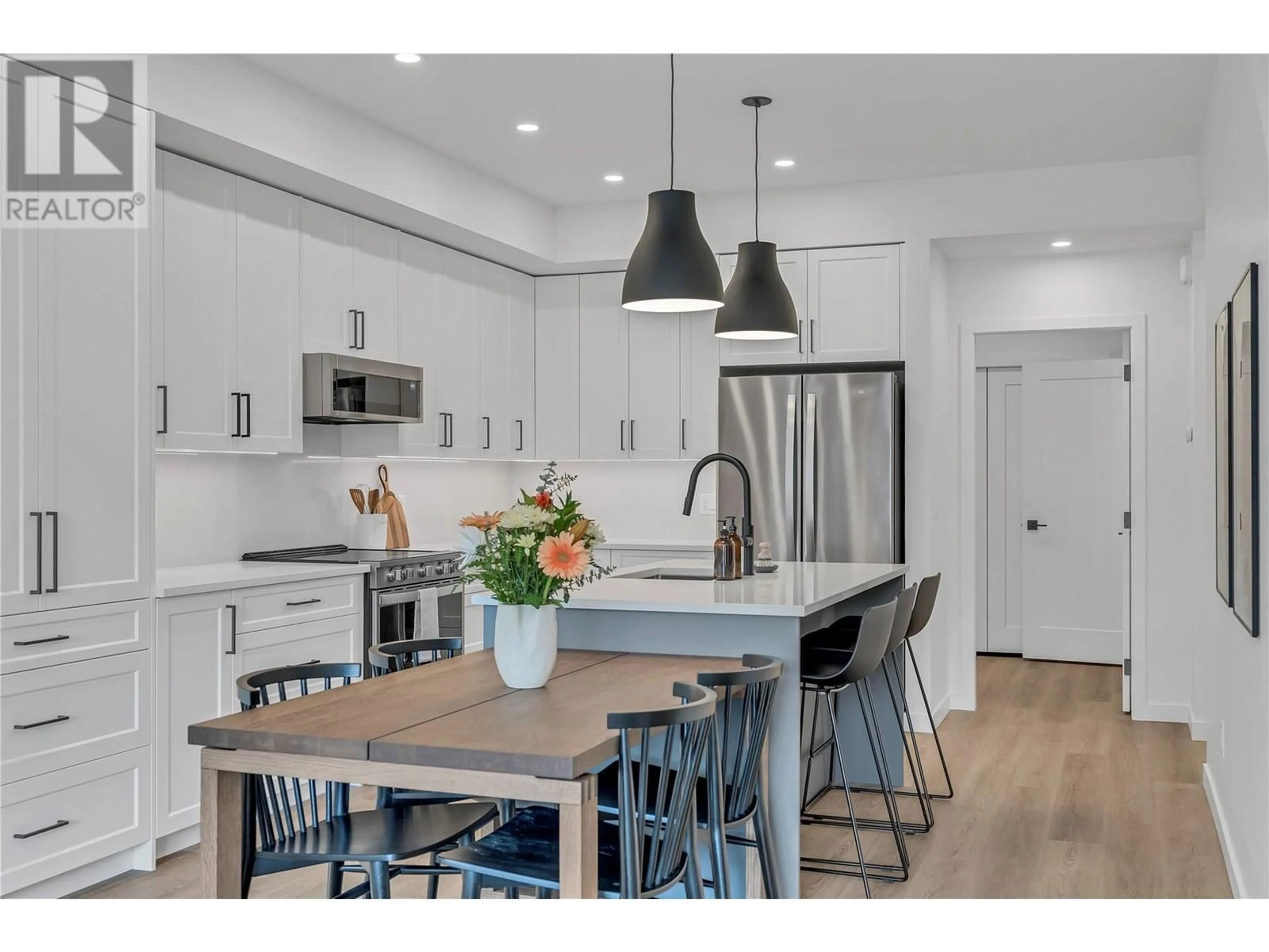 Open concept kitchen, unknown for 102 - 687 VICTORIA DRIVE, Penticton British Columbia V2A5N5