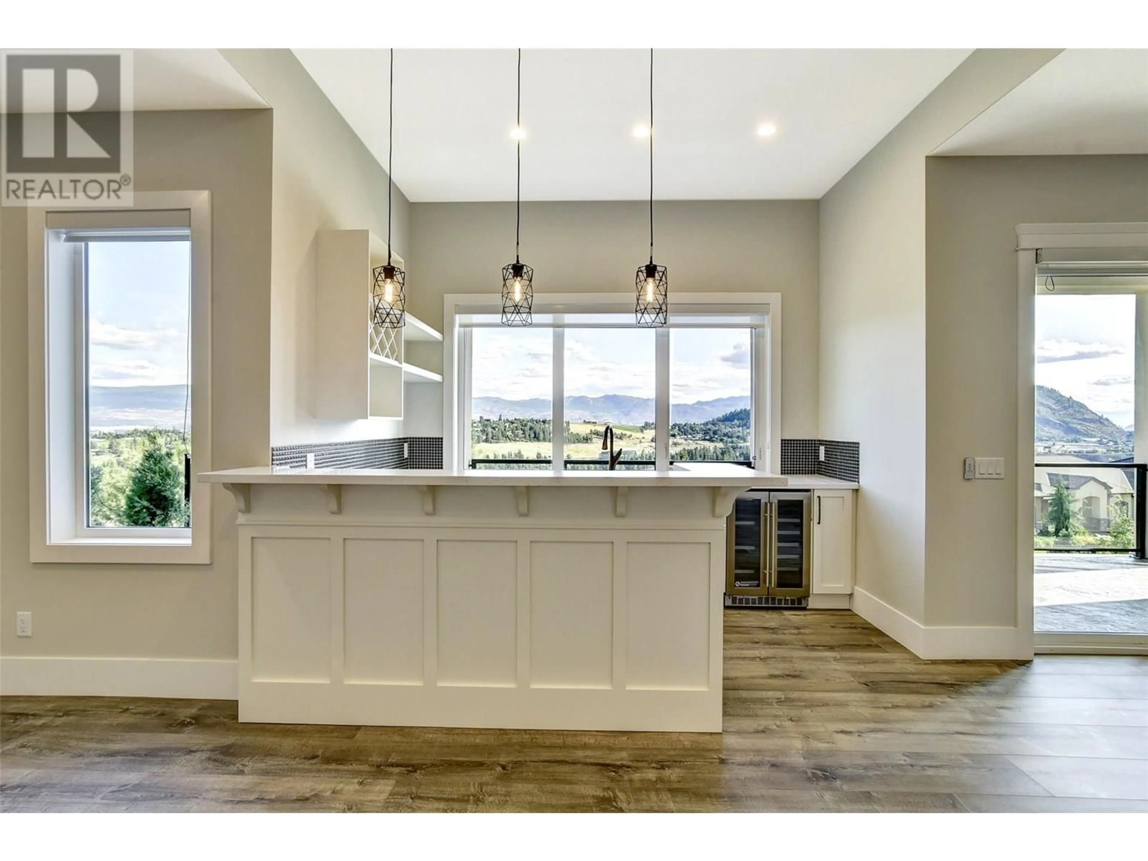 Open concept kitchen, unknown for 1051 AURORA HEIGHTS, West Kelowna British Columbia V1Z4B2