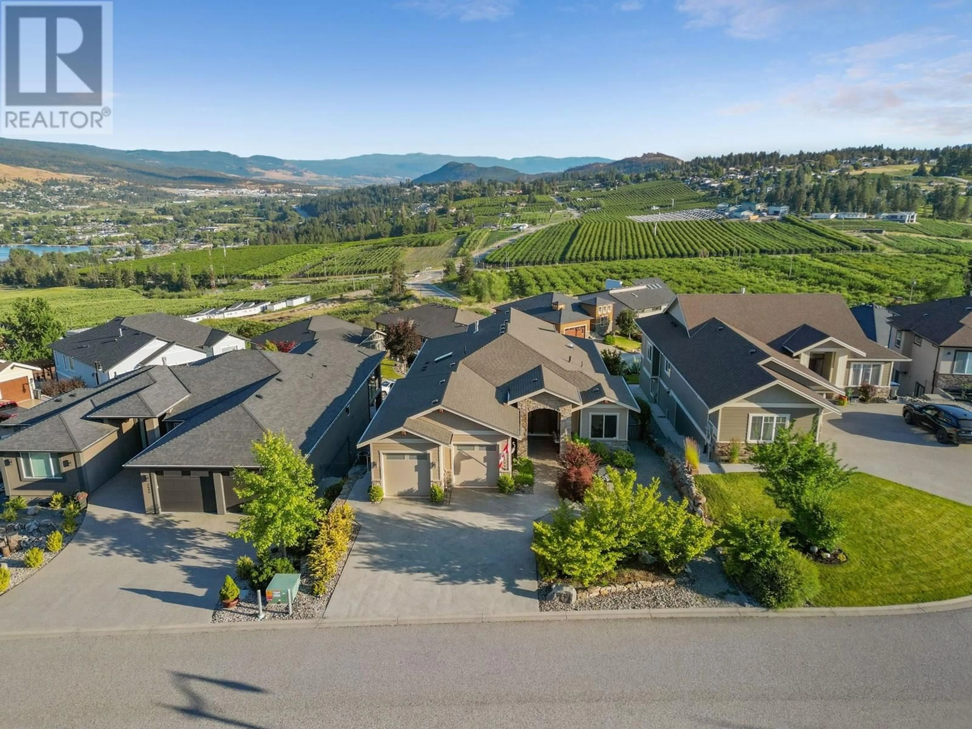 A pic from outside/outdoor area/front of a property/back of a property/a pic from drone, mountain view for 2660 SYLVIA ROAD, Lake Country British Columbia V4V2R8