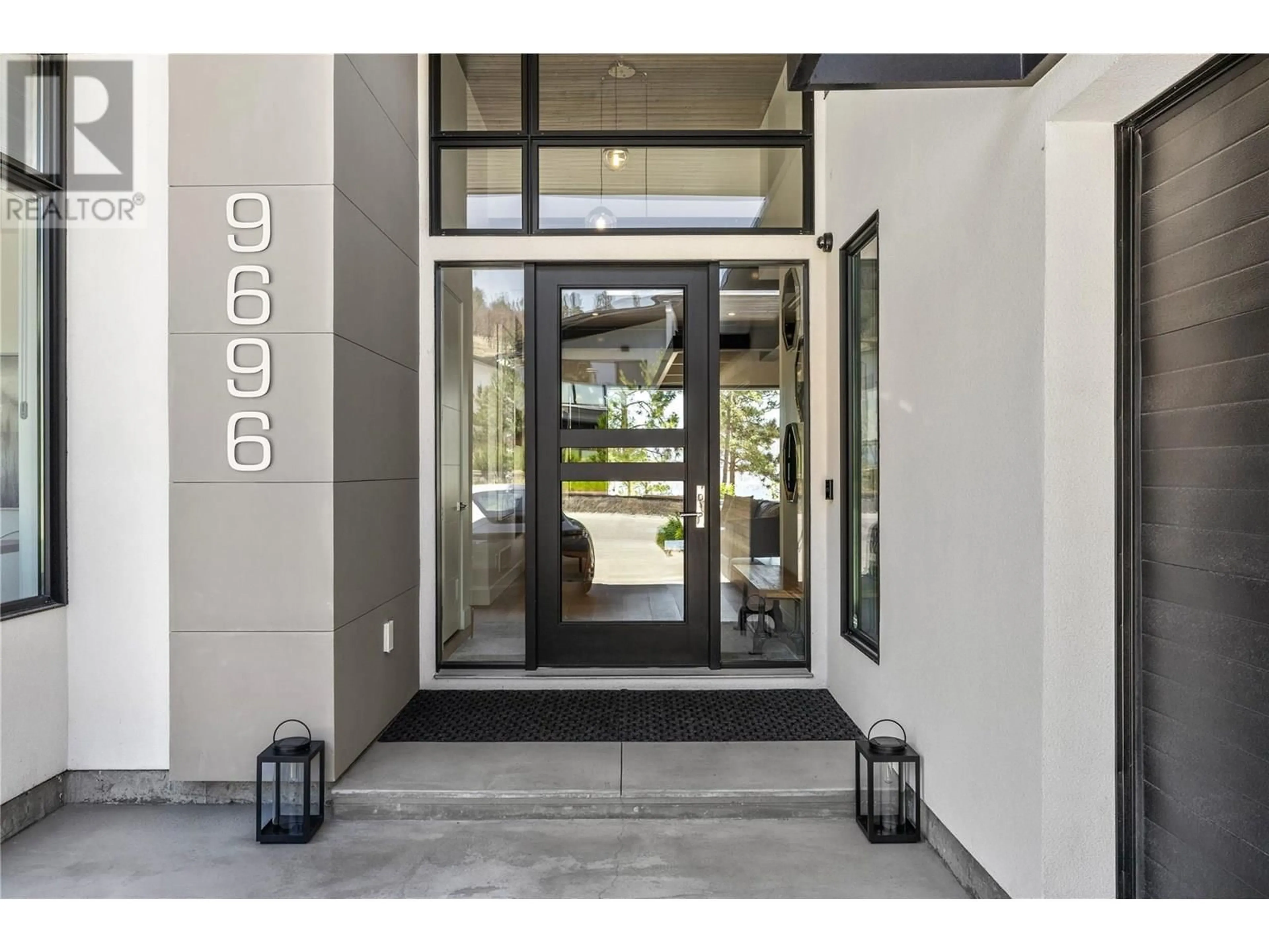Indoor entryway for 9696 BENCHLAND DRIVE, Lake Country British Columbia V4V0A5