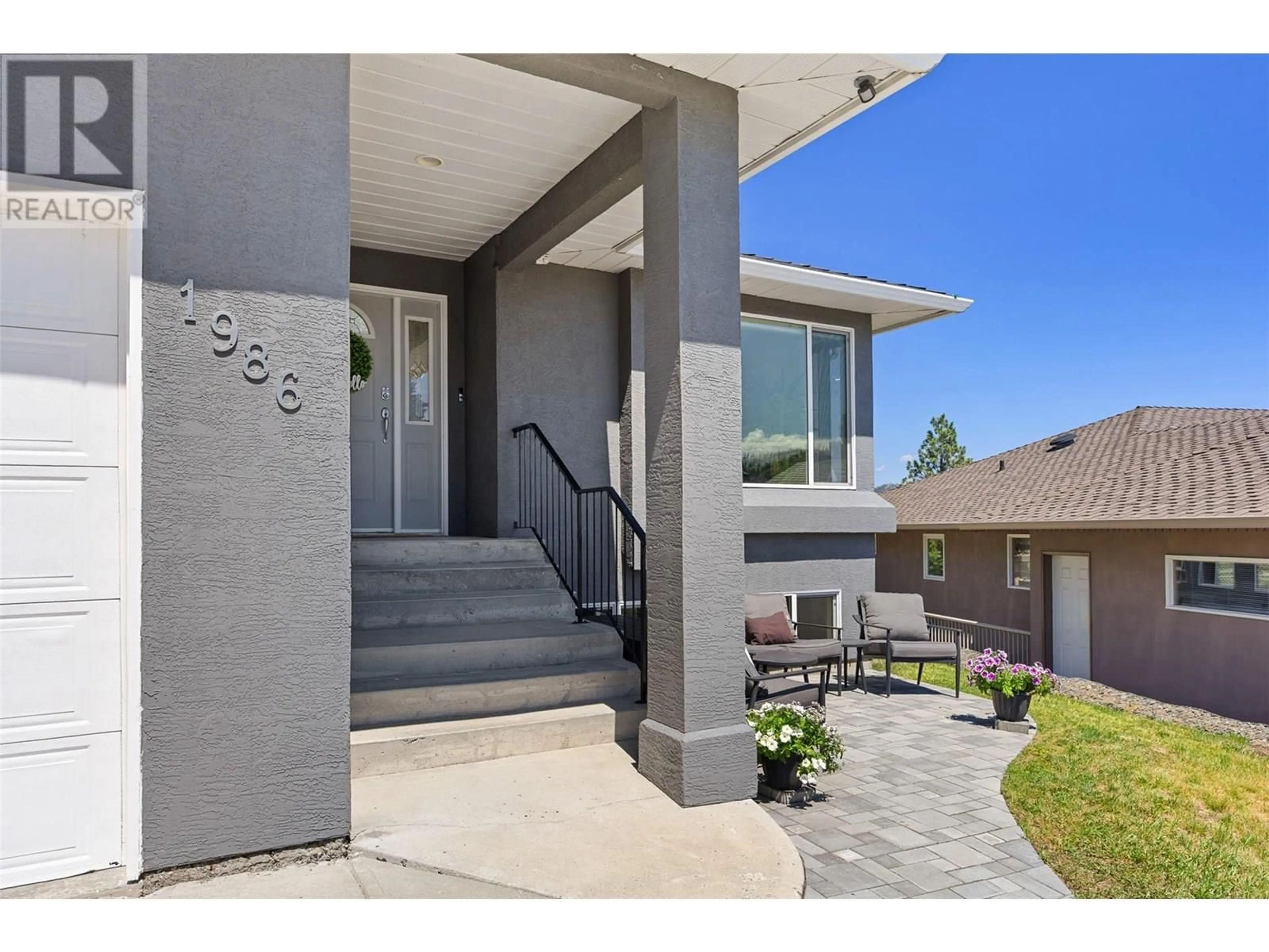 Indoor entryway for 1986 SAPPHIRE COURT, Kamloops British Columbia V2E2P1