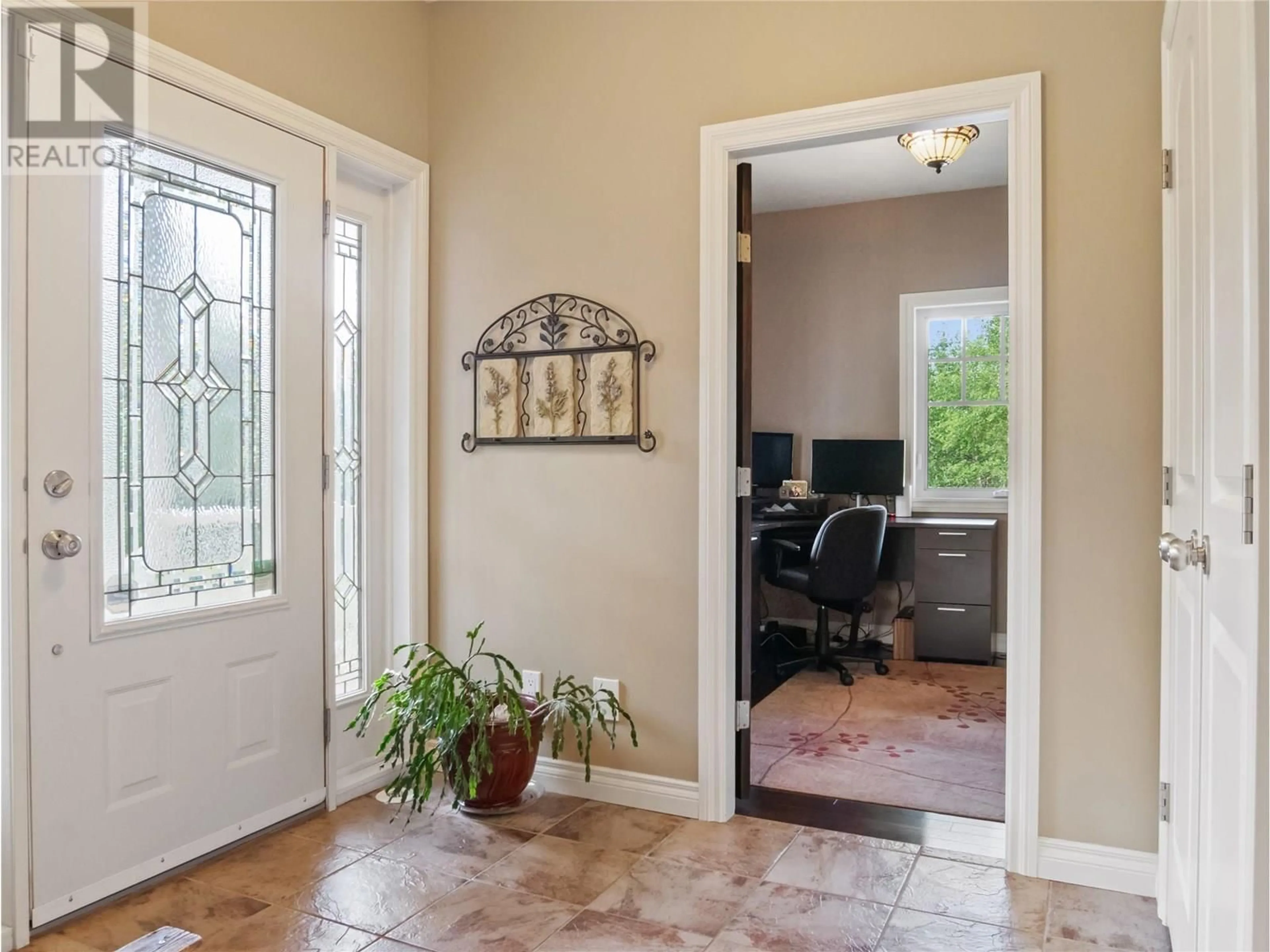 Indoor entryway for 13162 WILLOW VALLEY ESTATES ROAD, Dawson Creek British Columbia V1G0C2