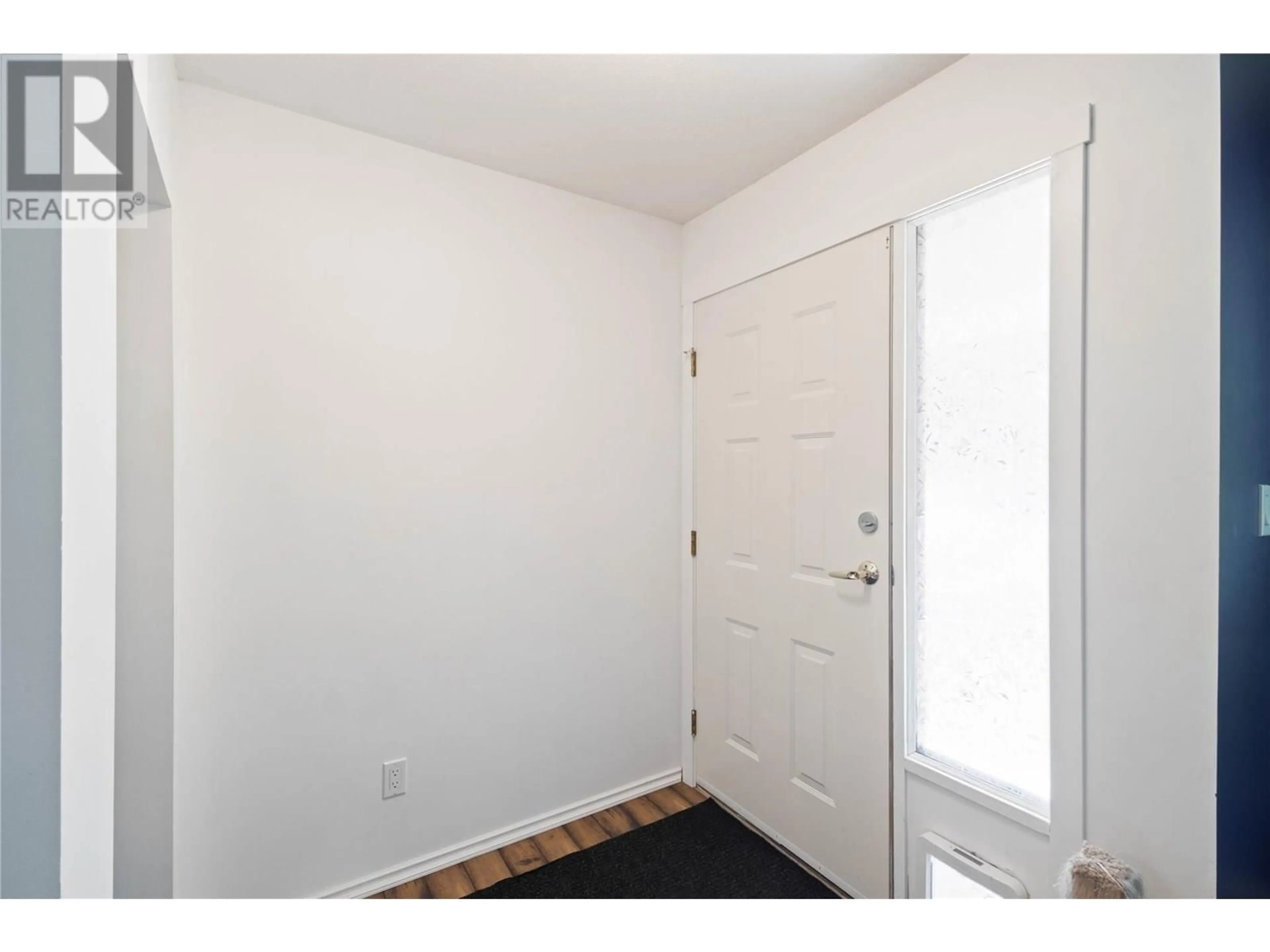 Indoor entryway for 1062 HILLSIDE AVENUE, Chase British Columbia V0E1M0