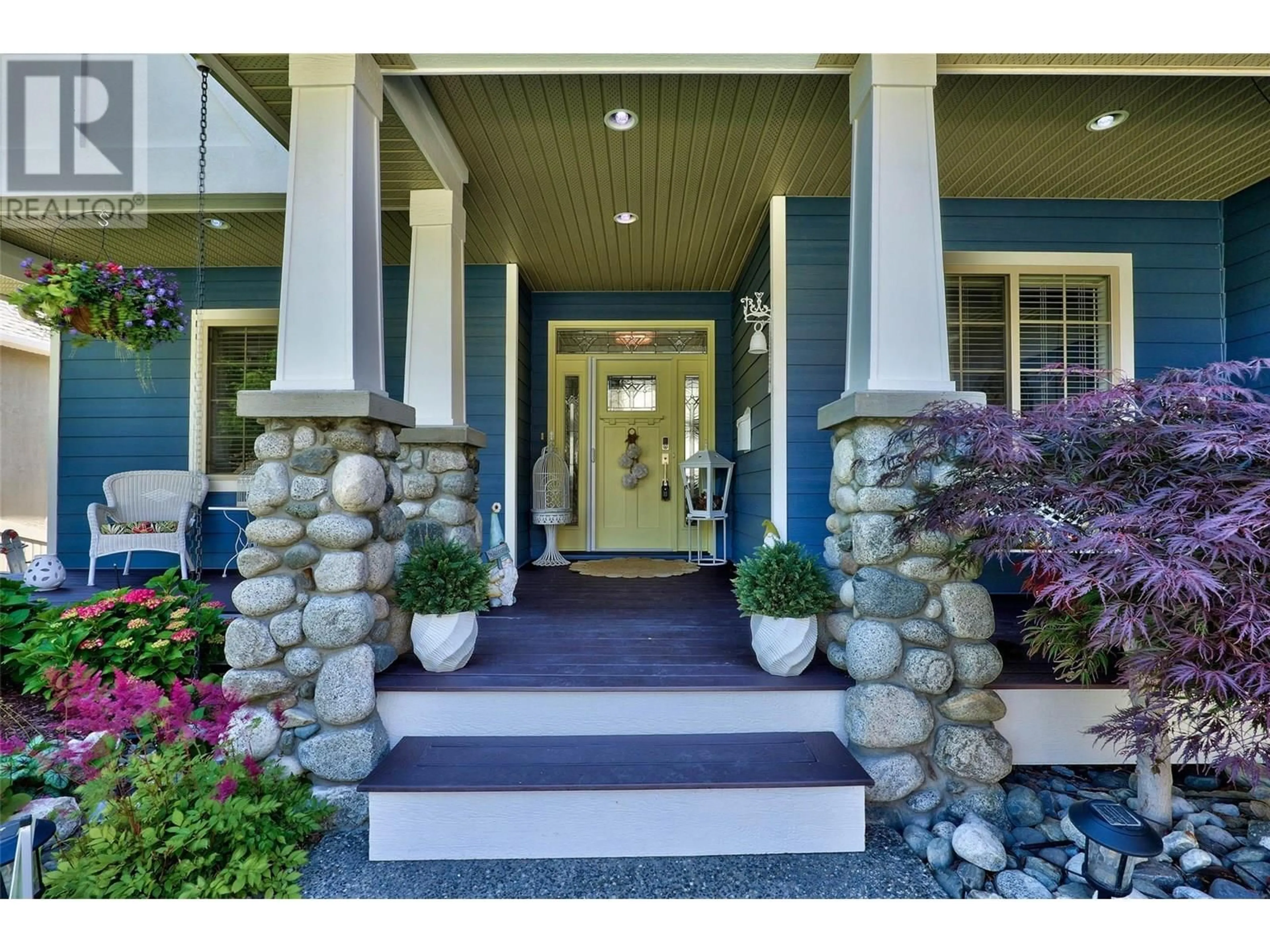 Indoor entryway for 516 SUN RIVERS DRIVE WEST, Kamloops British Columbia V2H1R6