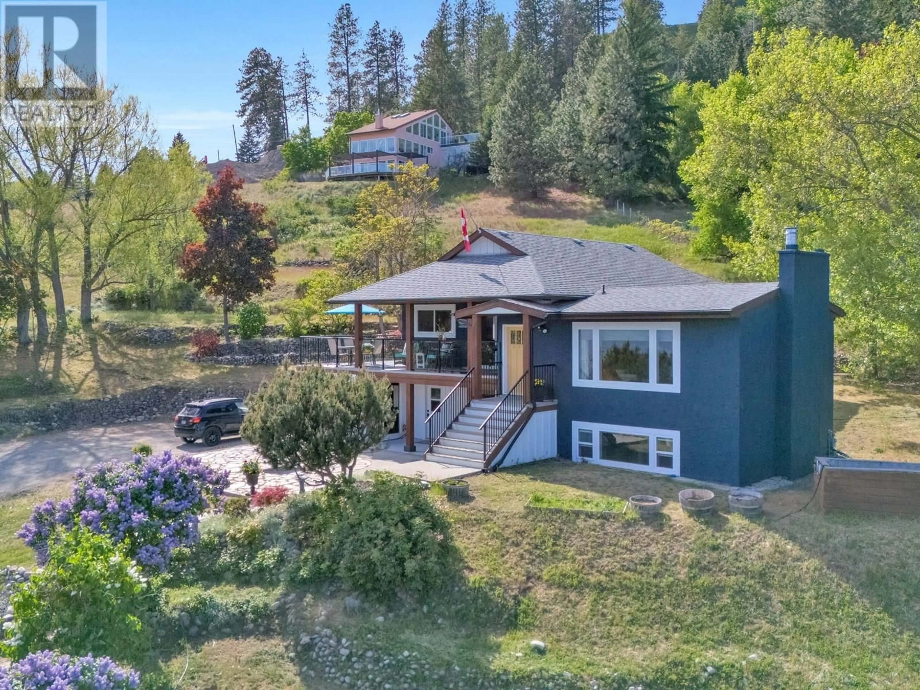 A pic from outside/outdoor area/front of a property/back of a property/a pic from drone, water/lake/river/ocean view for 6090 SOMERSET AVENUE, Peachland British Columbia V0H1X4