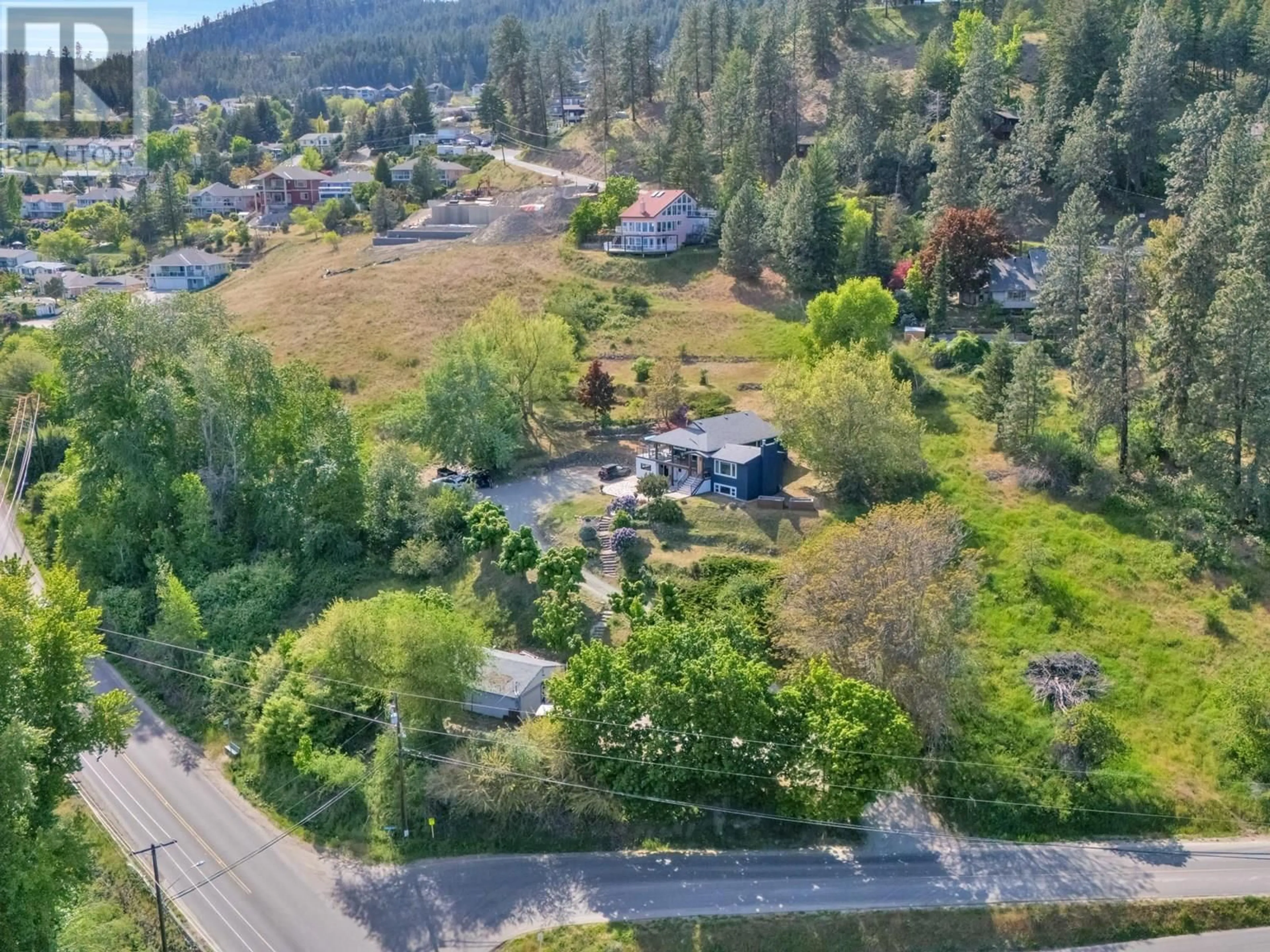 A pic from outside/outdoor area/front of a property/back of a property/a pic from drone, unknown for 6090 SOMERSET AVENUE, Peachland British Columbia V0H1X4