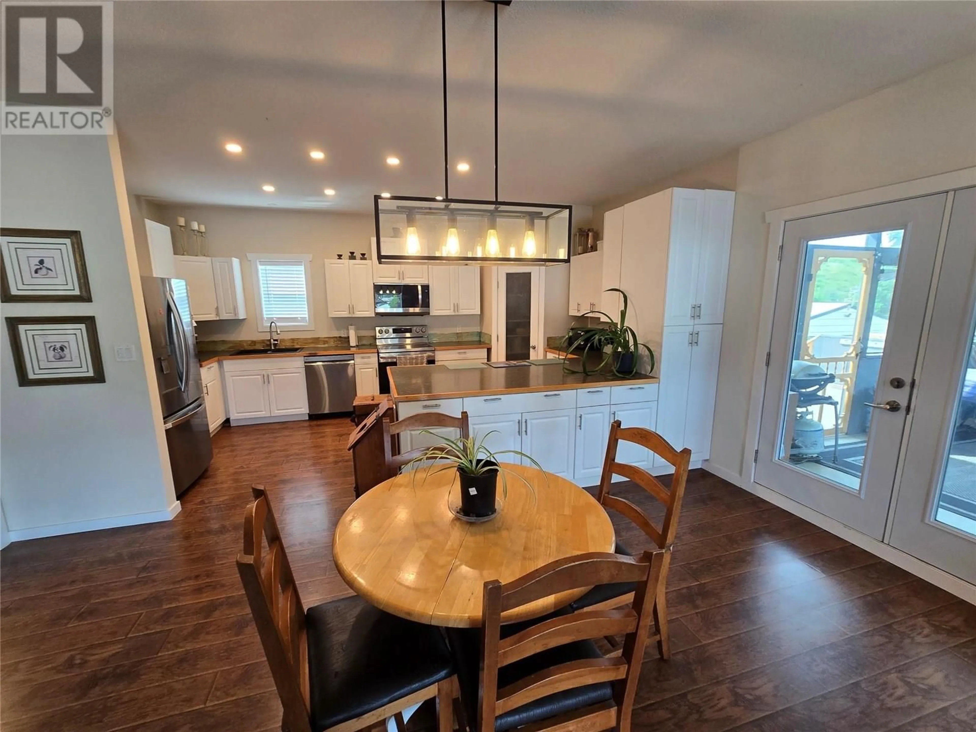 Open concept kitchen, unknown for 401 MCLEAN ROAD, Barriere British Columbia V0E1E0
