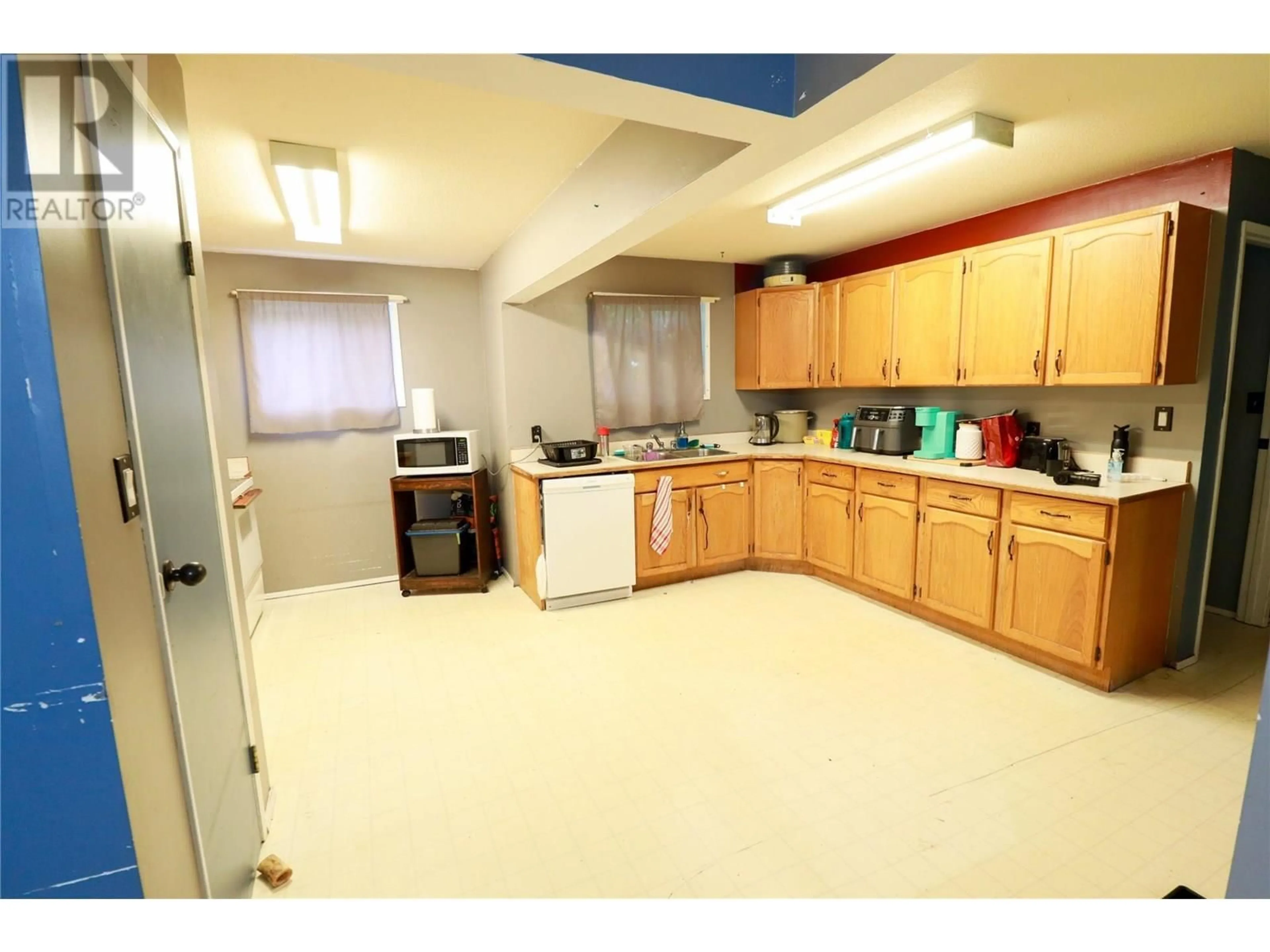 Standard kitchen, unknown for 435 MAURICE STREET, Penticton British Columbia V2A5V8