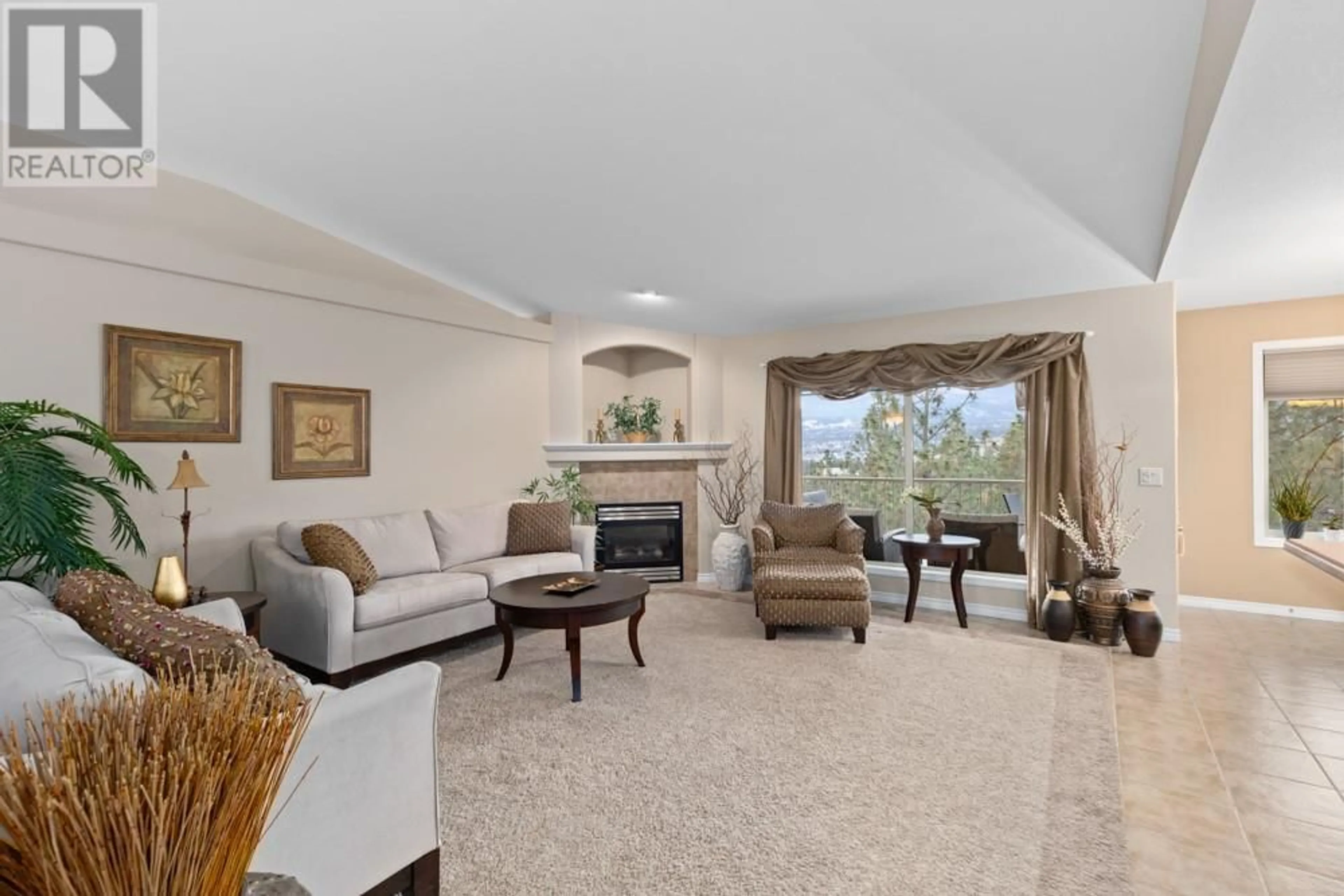 Living room with furniture, carpet floor for 21 - 3512 RIDGE BOULEVARD, West Kelowna British Columbia V4T2X5