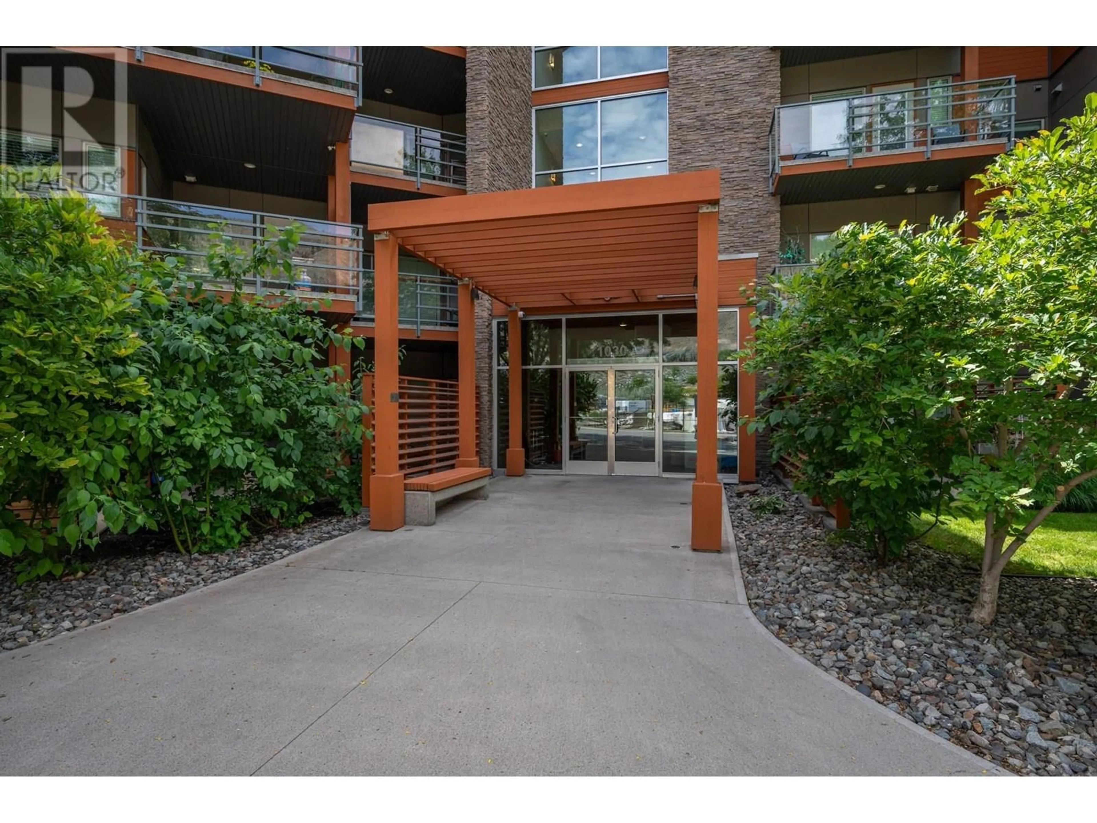 Indoor foyer for 2114 - 1030 TALASA WAY, Kamloops British Columbia V2H0C3