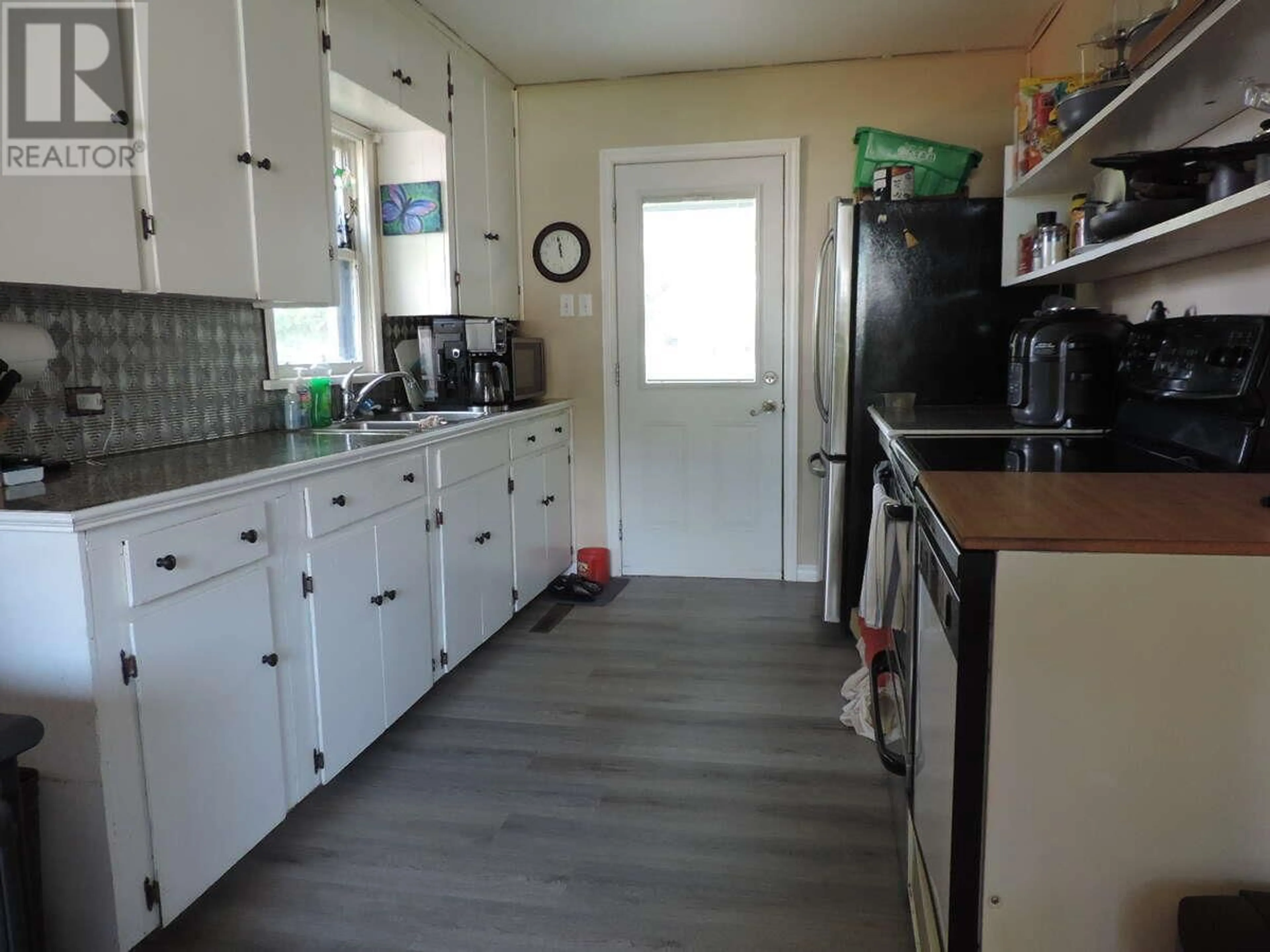 Standard kitchen, unknown for 623 6TH AVENUE, Kimberley British Columbia V1A2V8