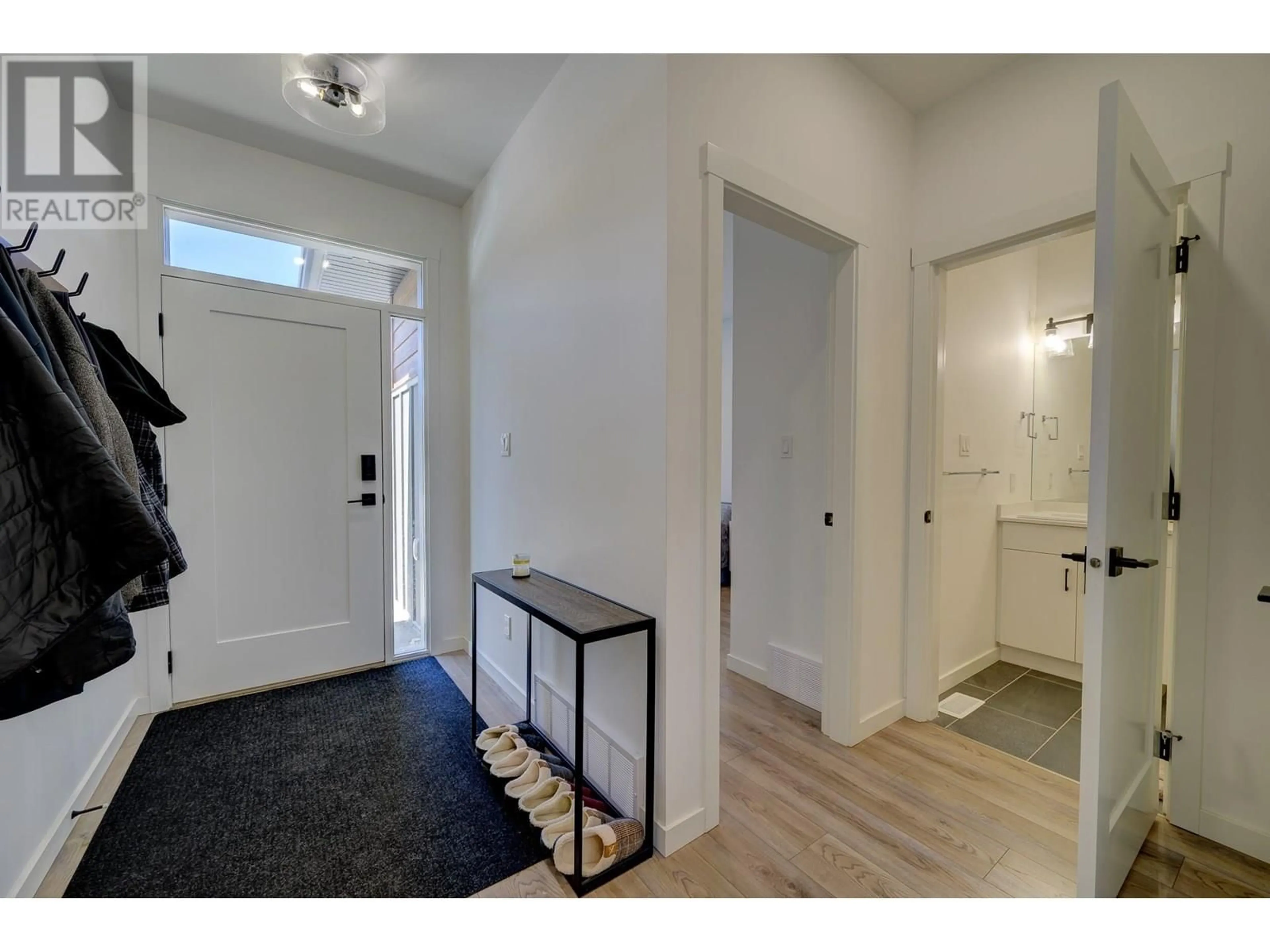 Indoor entryway for 2 - 220 SHEPHERD ROAD, Chase British Columbia V0E1M1