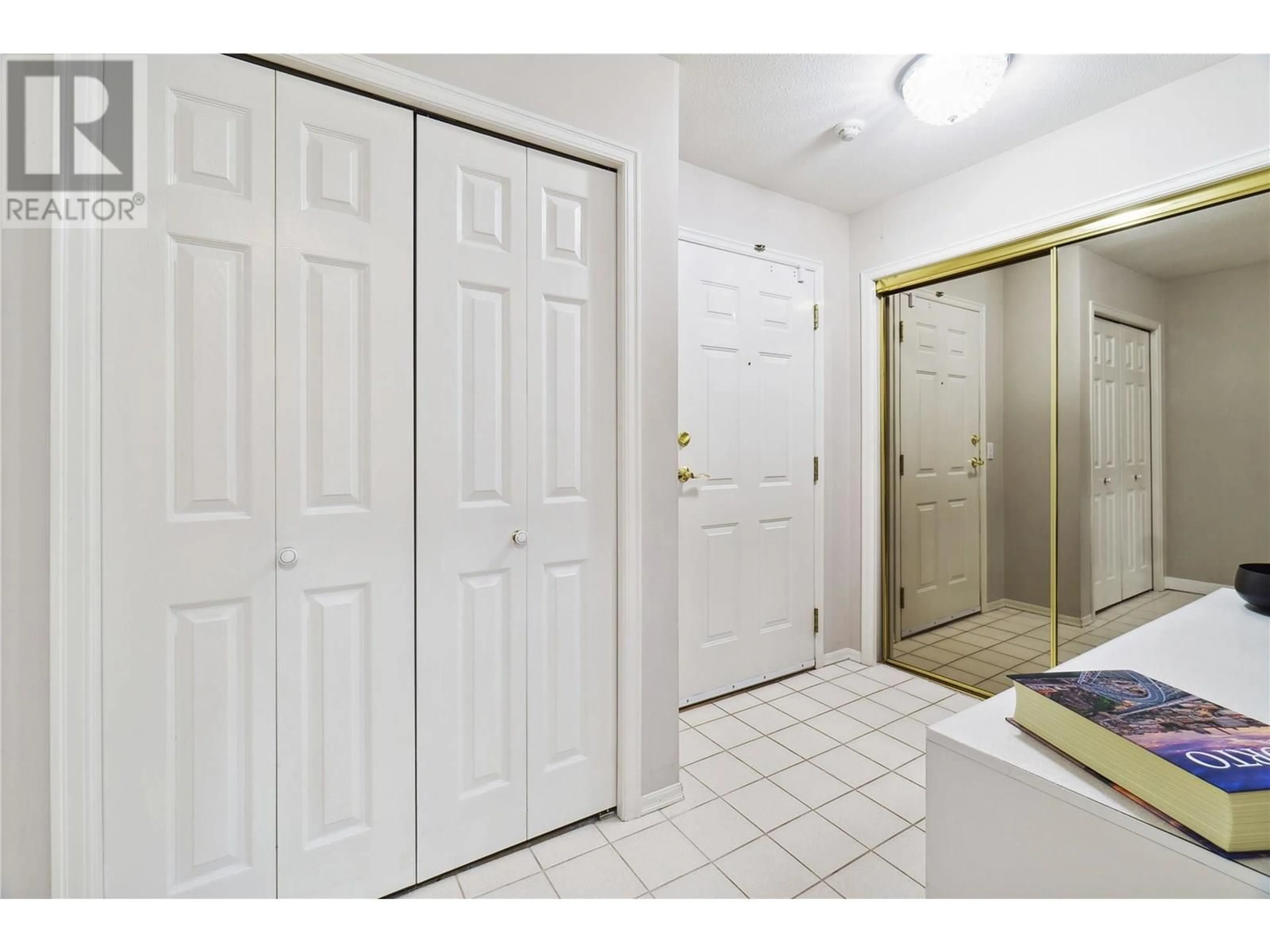 Indoor entryway for 202 - 3283 CASORSO ROAD, Kelowna British Columbia V1W3L6