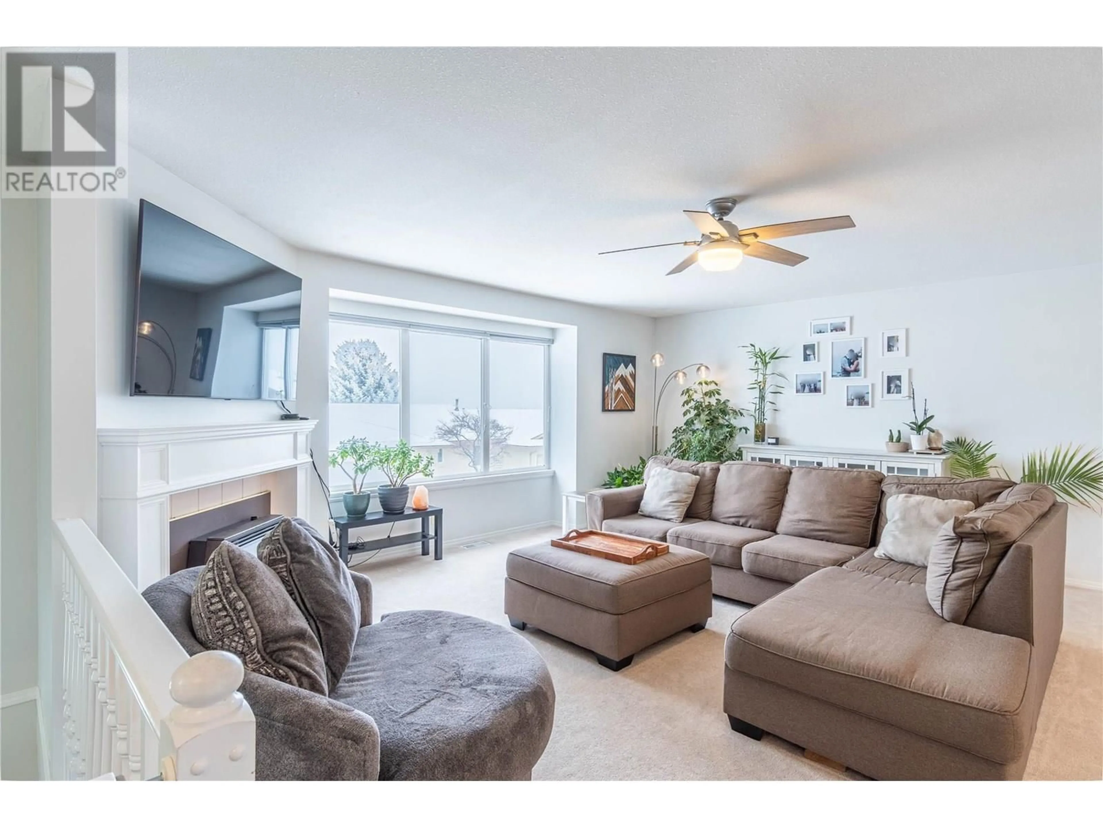 Living room with furniture, unknown for 40 - 1950 BRAEVIEW PLACE, Kamloops British Columbia V1S1R8